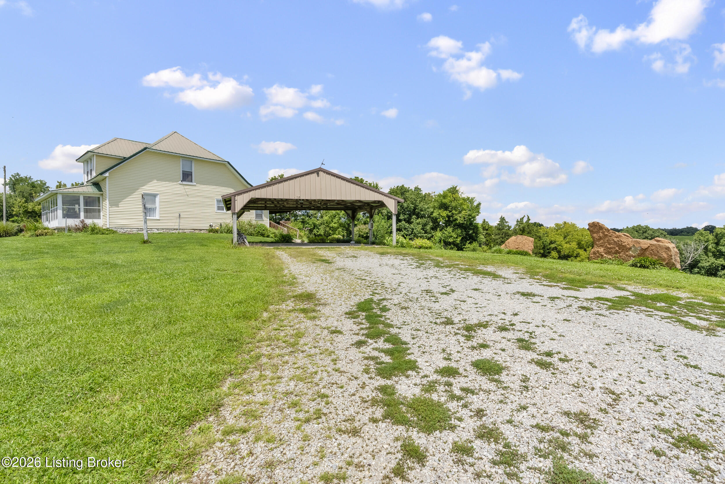 2411 Van Buren Rd Property Photo 2