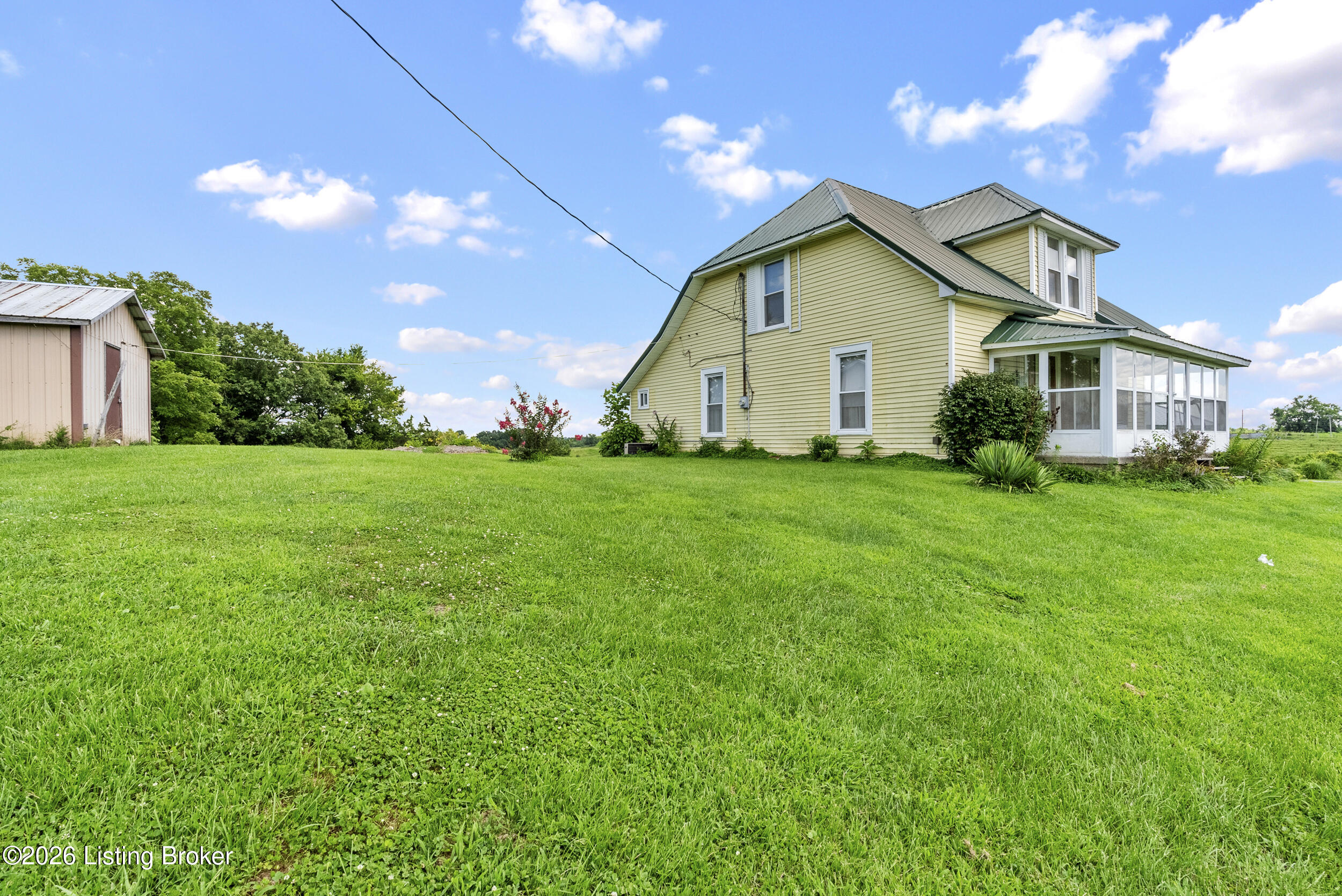 2411 Van Buren Rd Property Photo 4