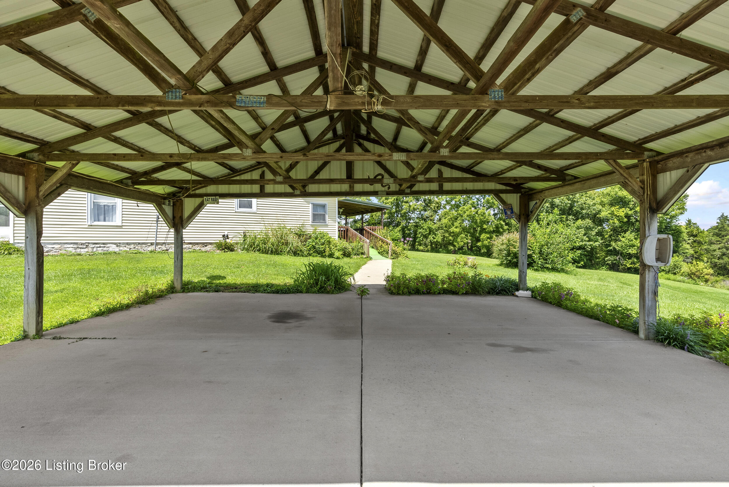 2411 Van Buren Rd Property Photo 7