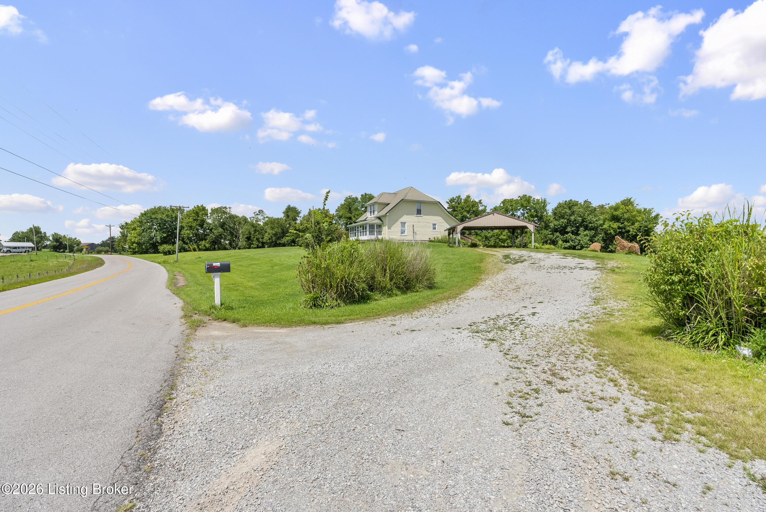 2411 Van Buren Rd Property Photo 9