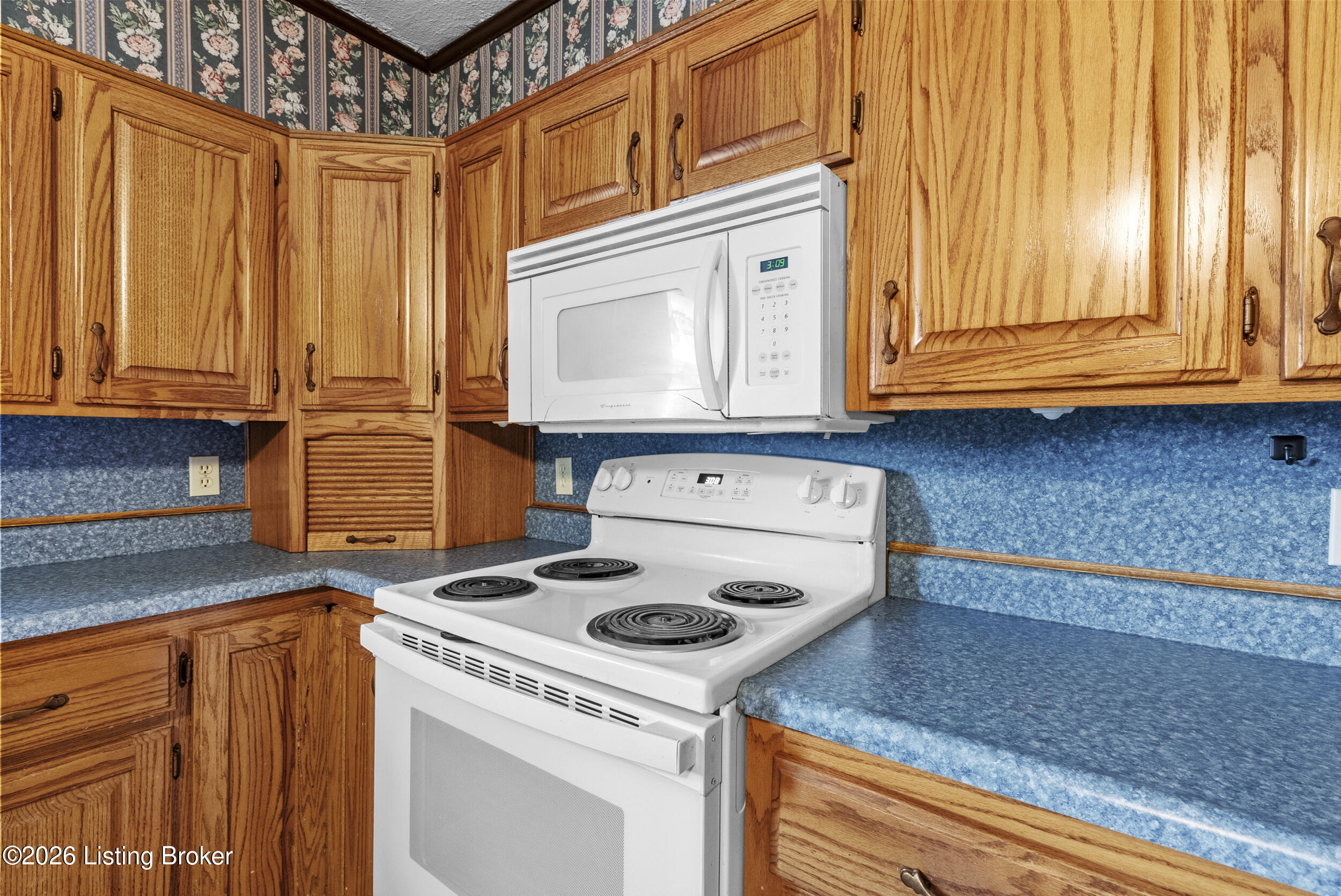 2411 Van Buren Rd Property Photo 34