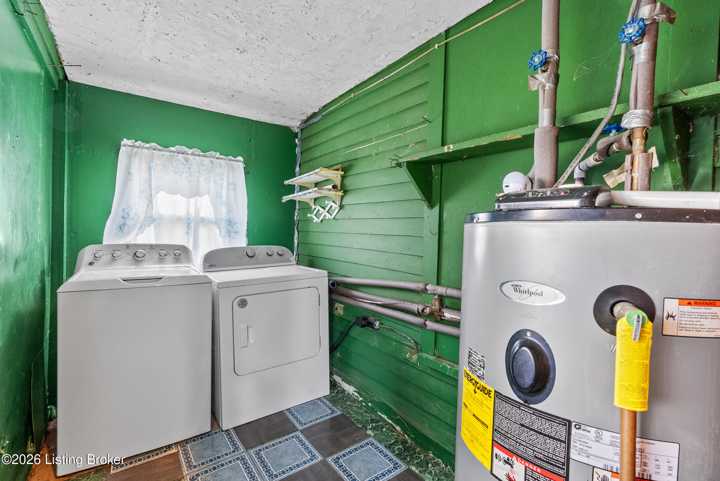2411 Van Buren Rd Property Photo 40