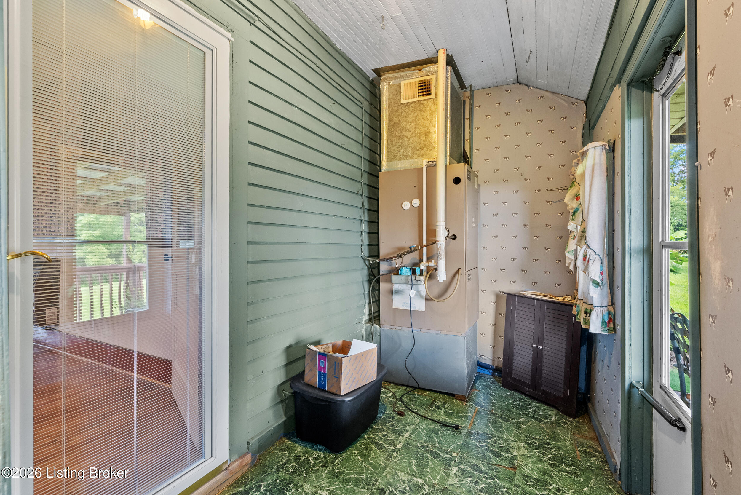 2411 Van Buren Rd Property Photo 41