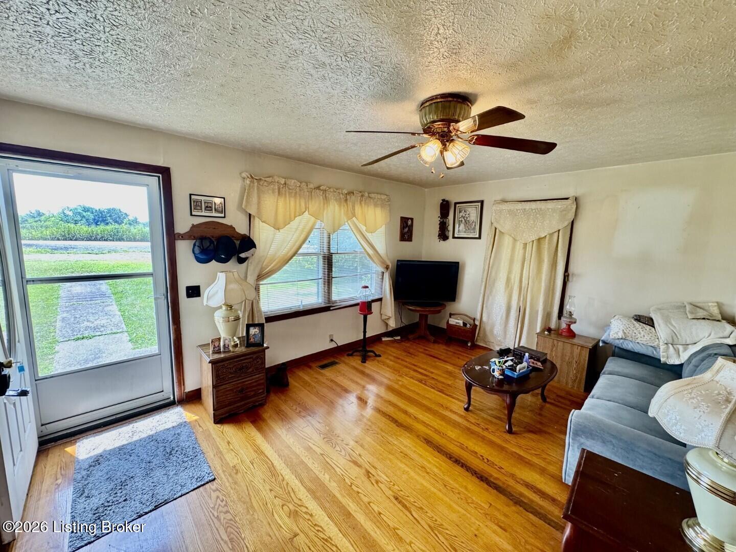 1232 Perryville Rd Property Photo 3
