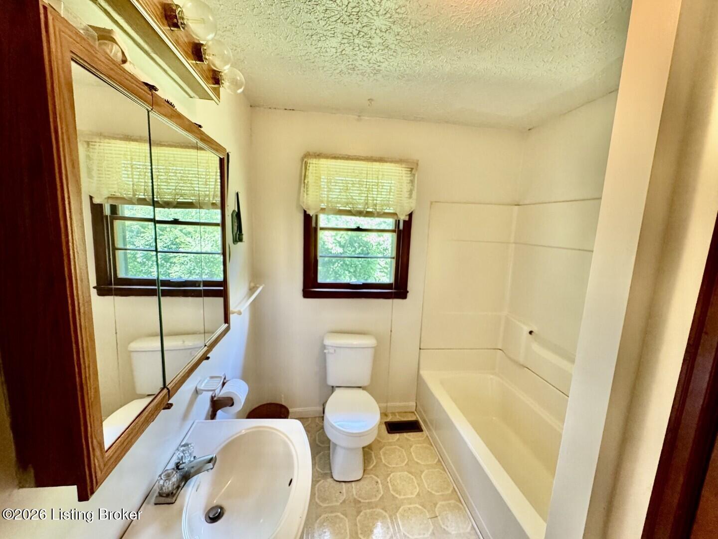 1232 Perryville Rd Property Photo 6