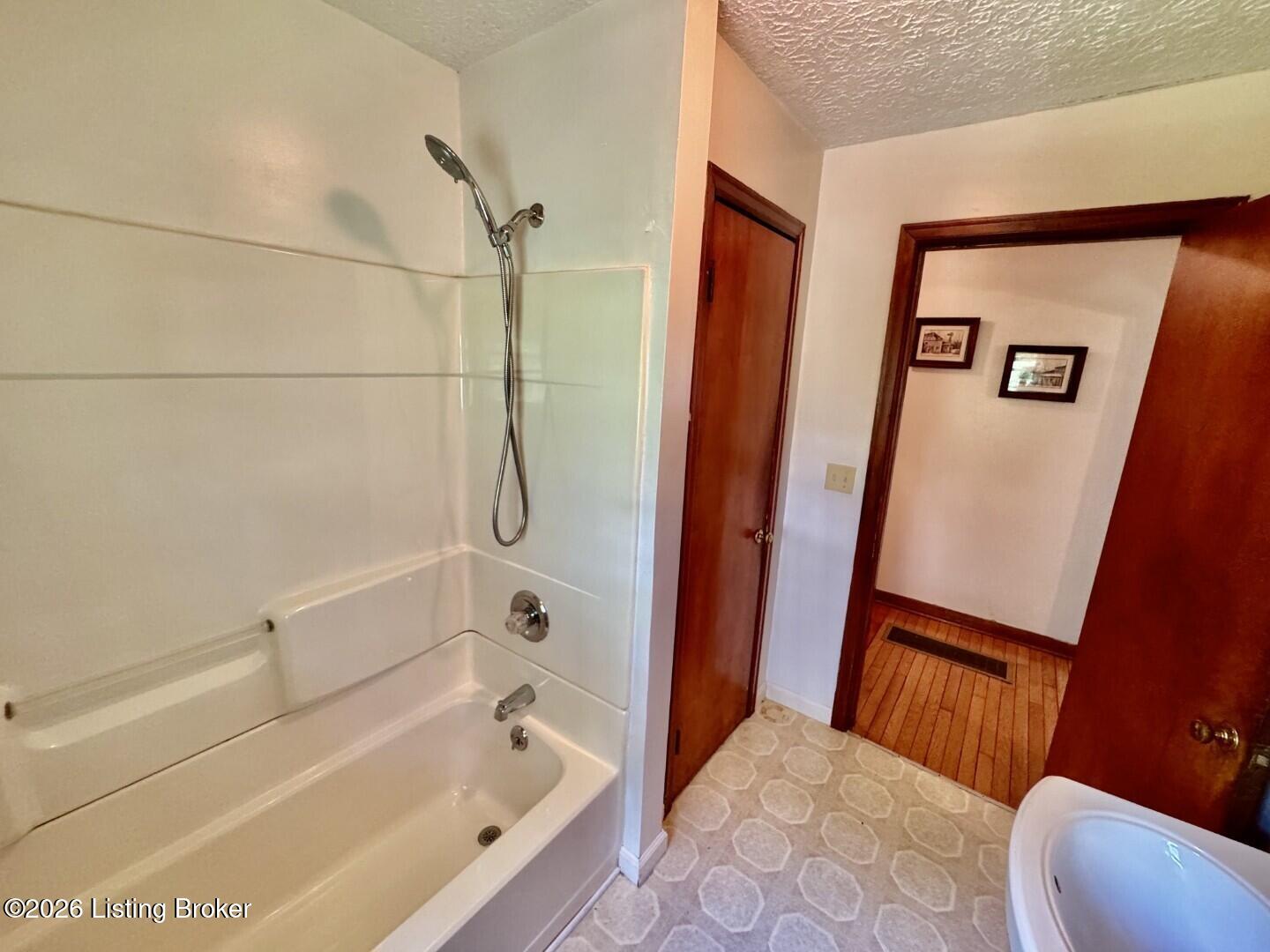1232 Perryville Rd Property Photo 7