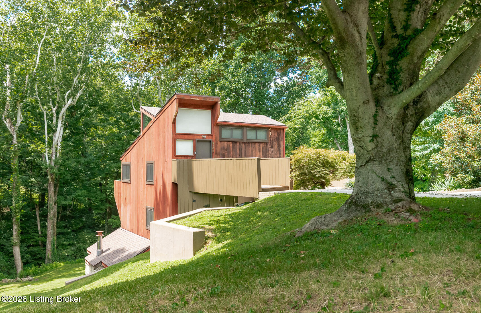 6302 Shadow Wood Ct Property Photo 2