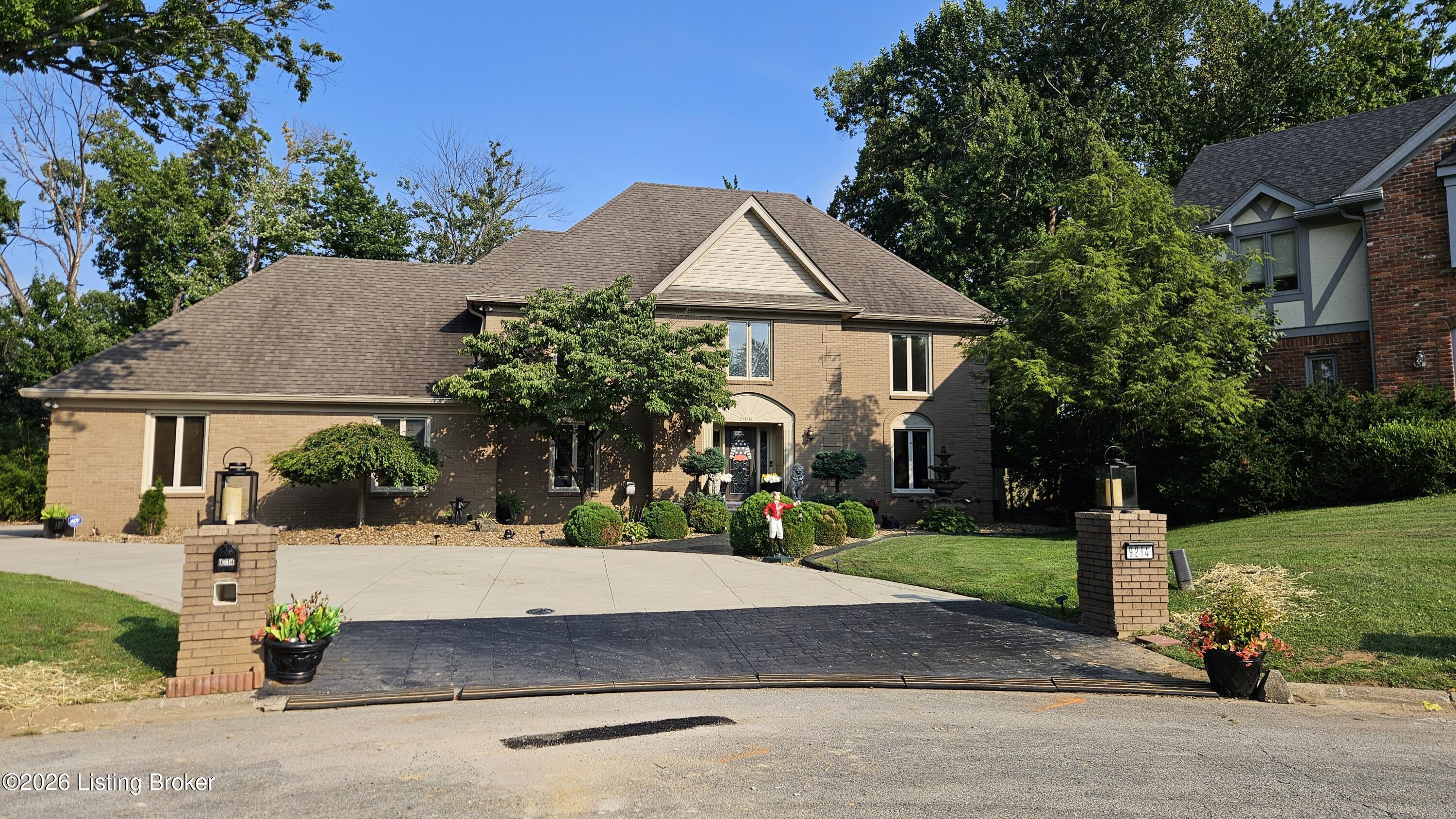 9214 Woodhurst Ct Property Photo 1