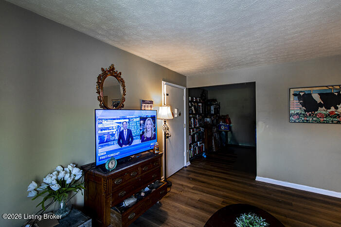503 Logsdon Ct Property Photo 9