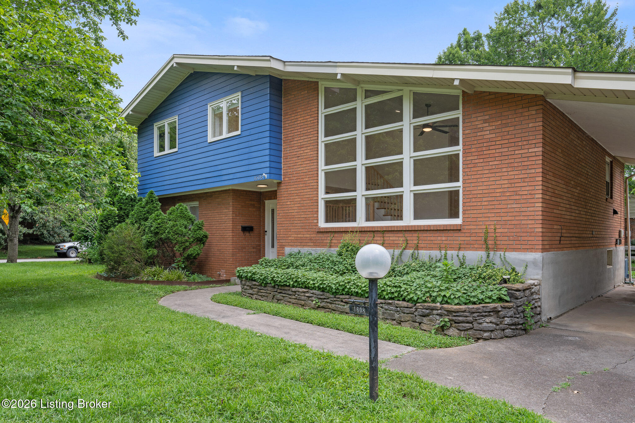 1608 Dunbarton Wynde Property Photo 4