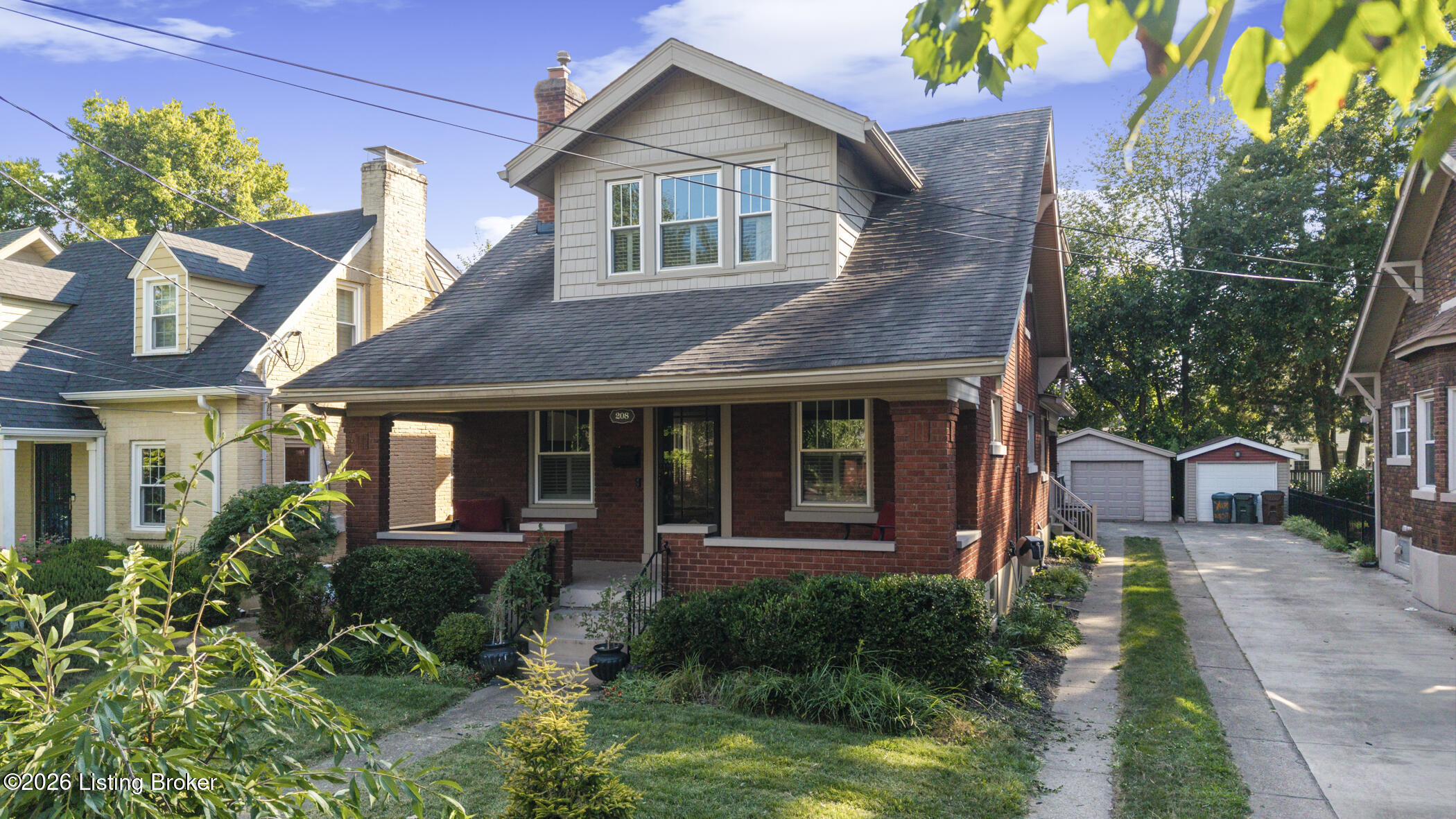 208 Oxford Pl Property Photo 1