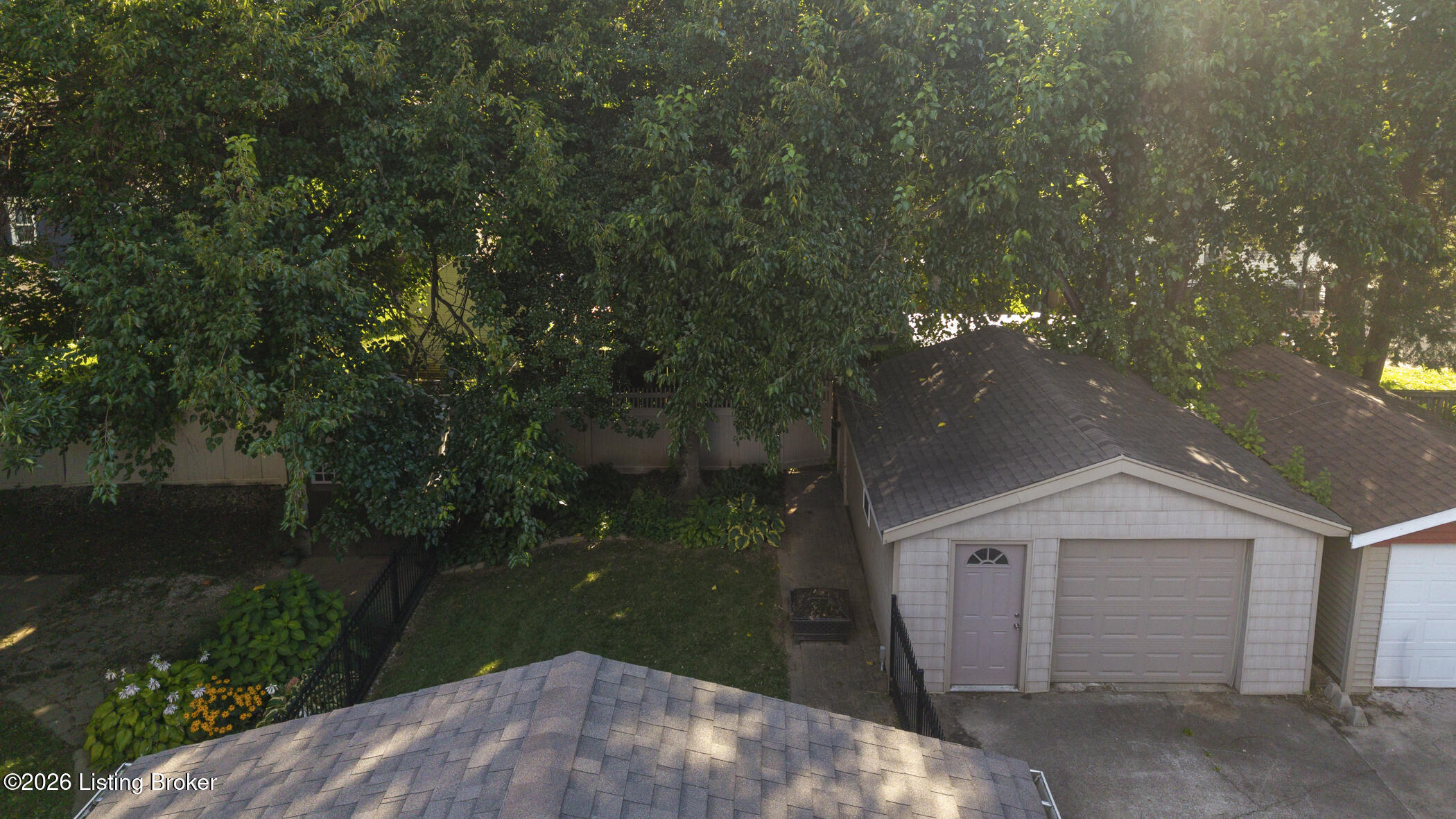 208 Oxford Pl Property Photo 13