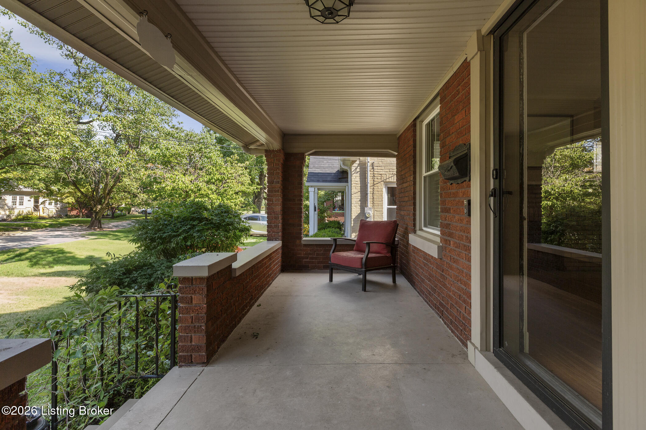208 Oxford Pl Property Photo 14