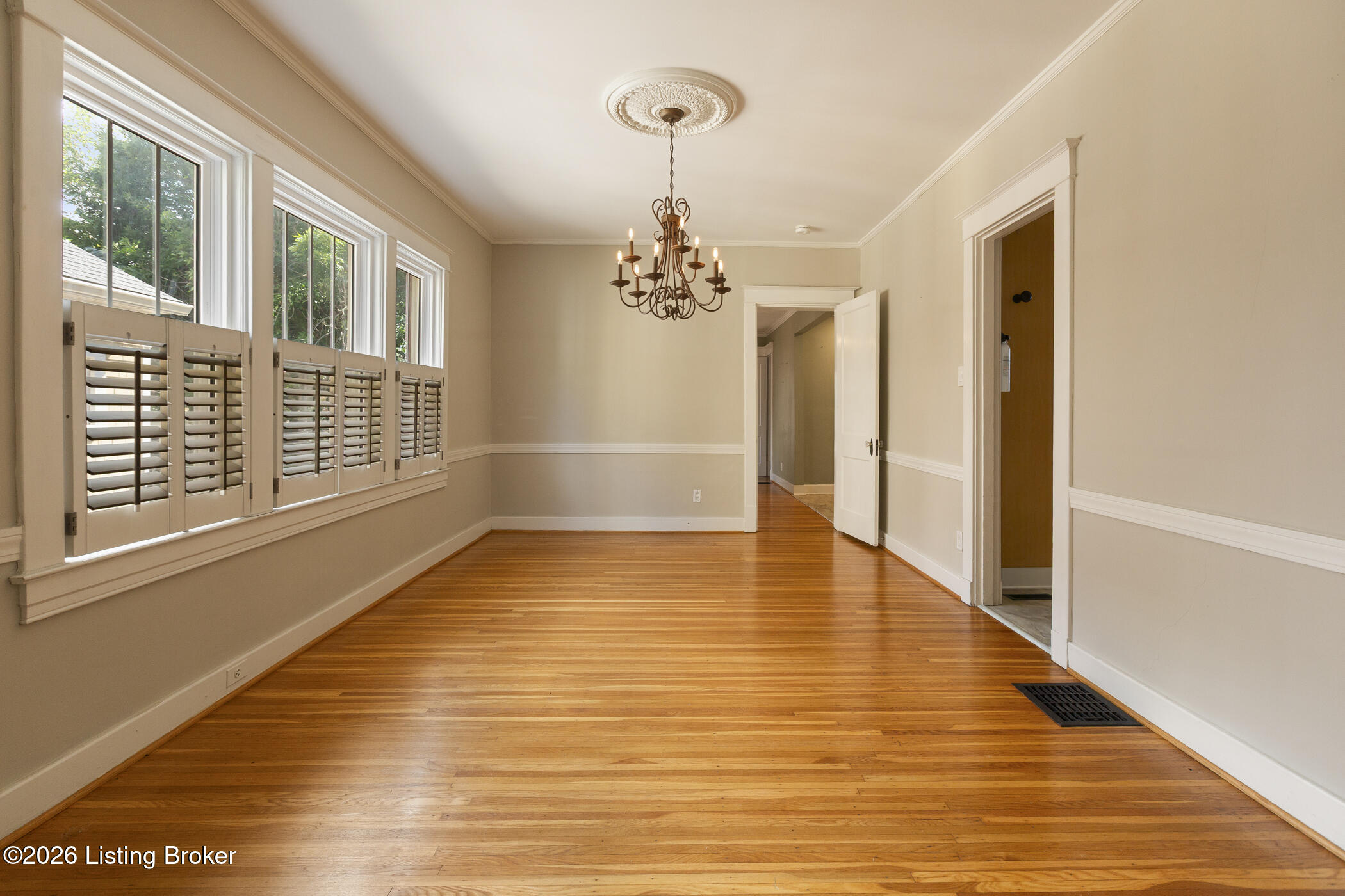 208 Oxford Pl Property Photo 22
