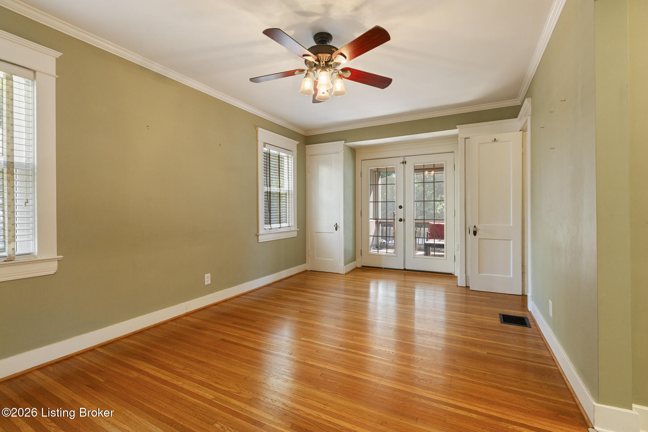 208 Oxford Pl Property Photo 26