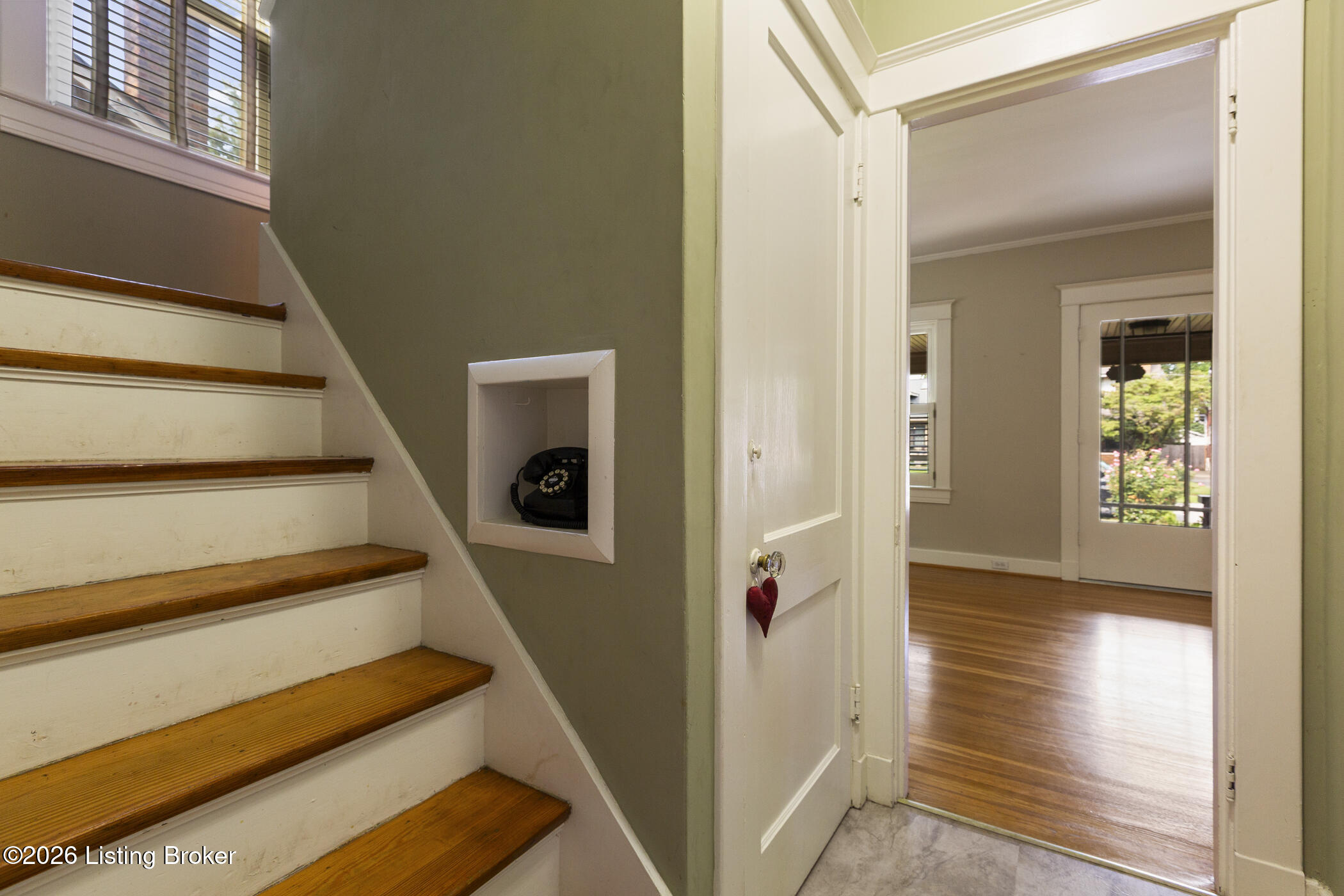 208 Oxford Pl Property Photo 37