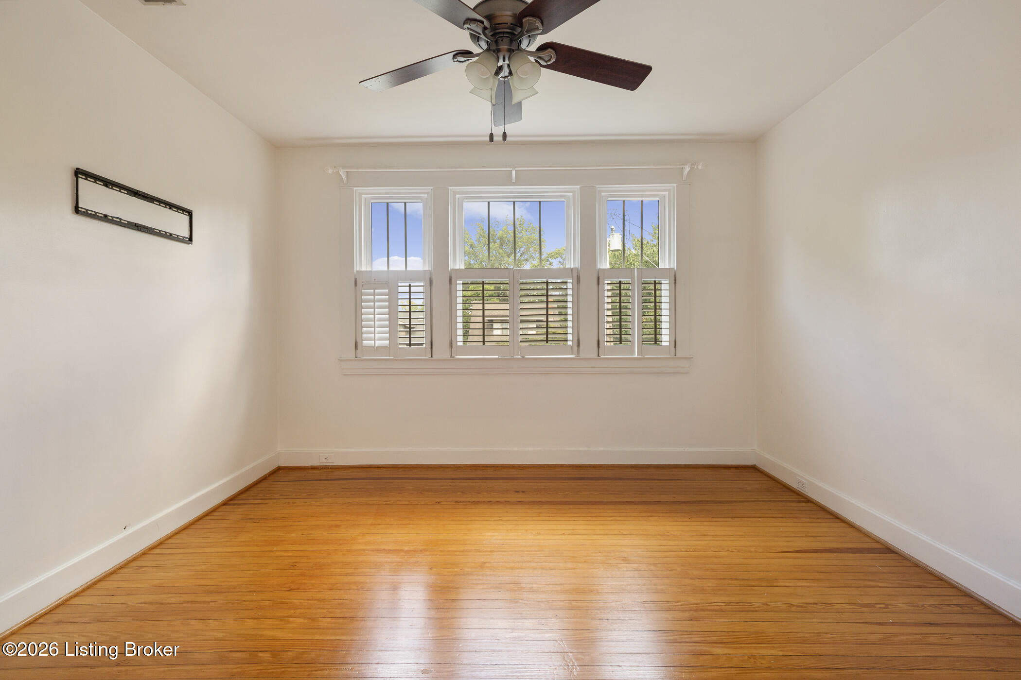 208 Oxford Pl Property Photo 38