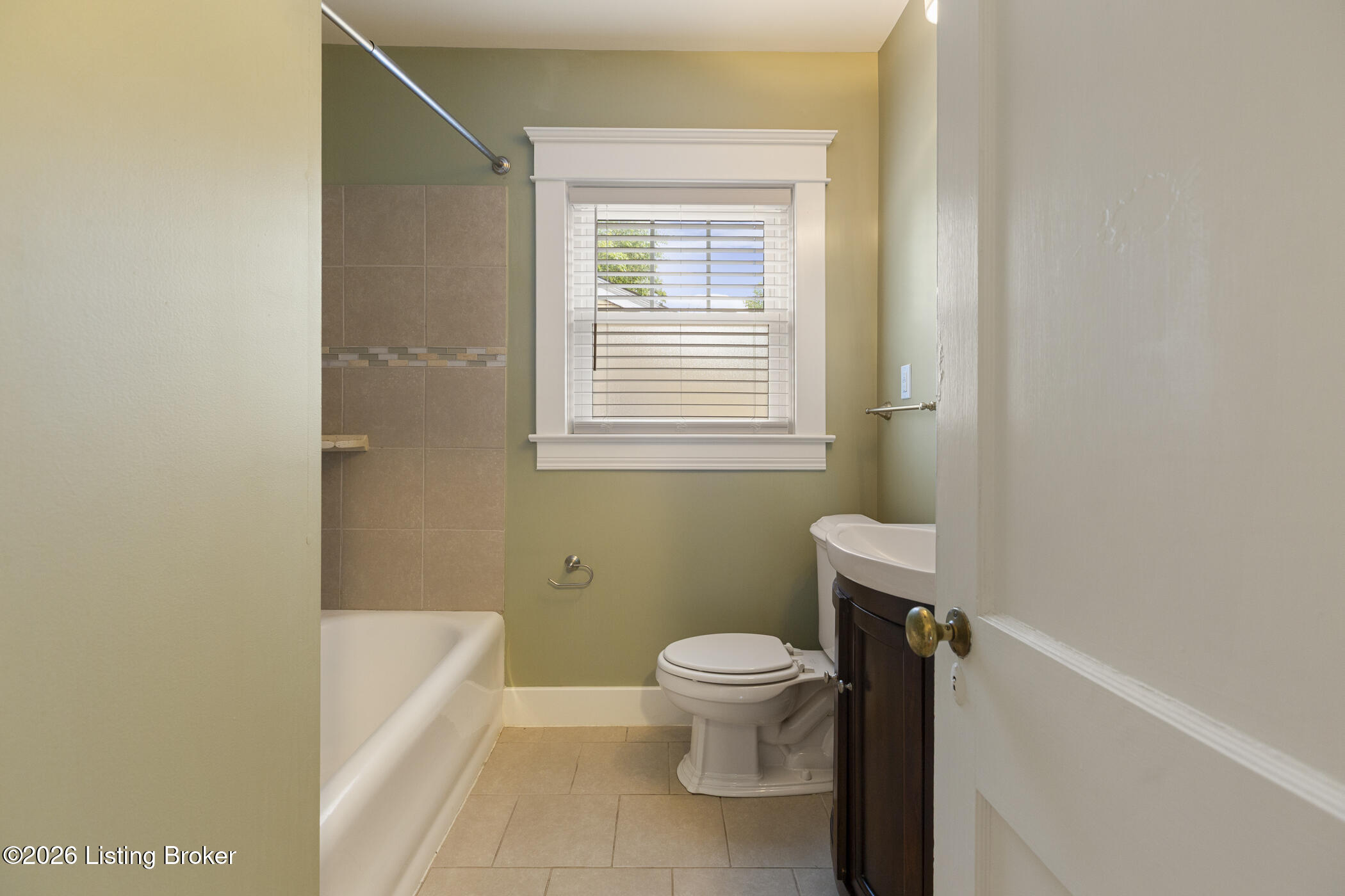 208 Oxford Pl Property Photo 47