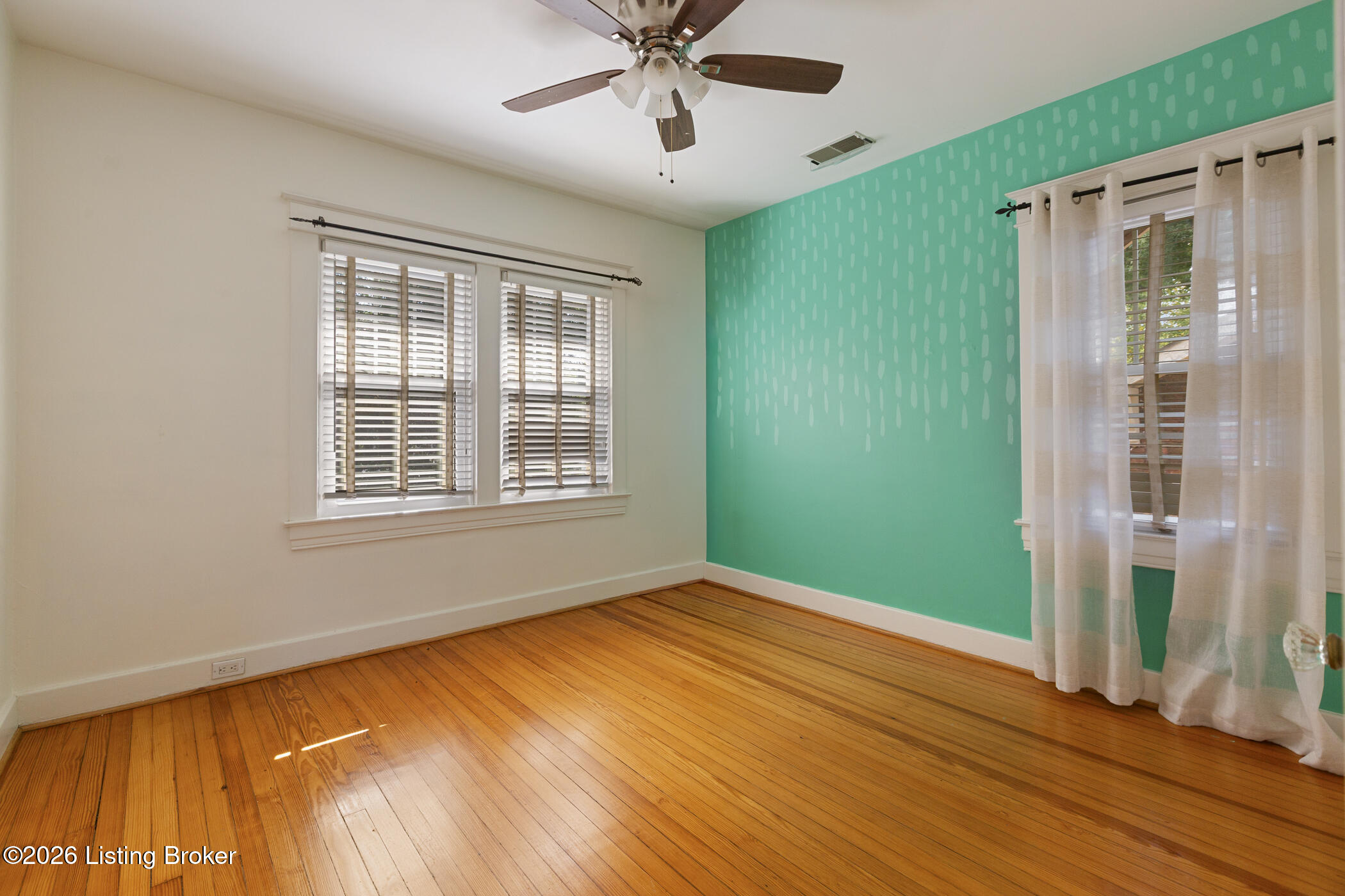 208 Oxford Pl Property Photo 54
