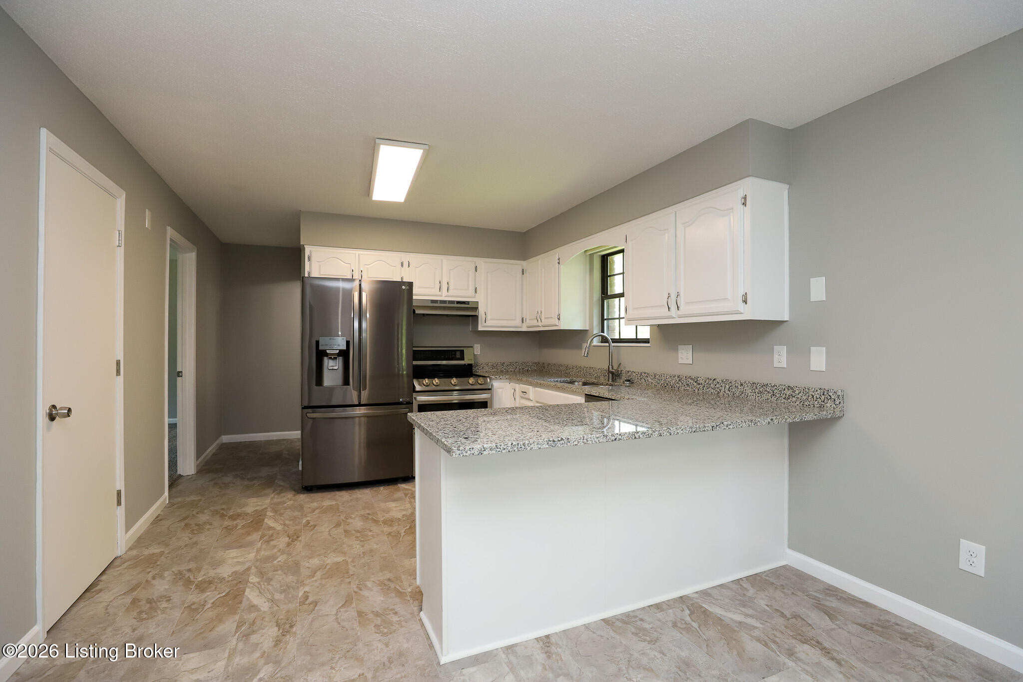 411 College View Dr Property Photo 16