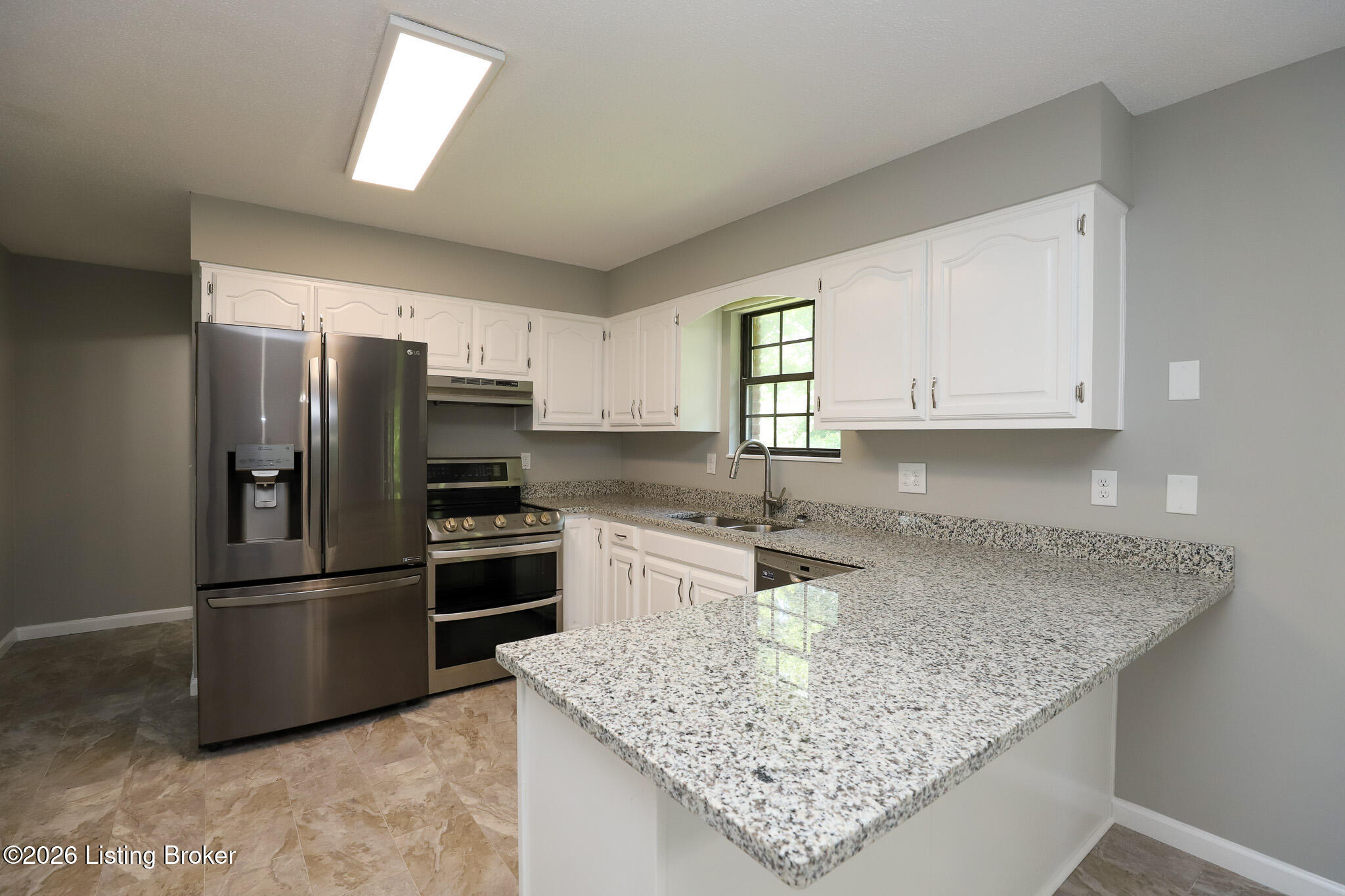 411 College View Dr Property Photo 17