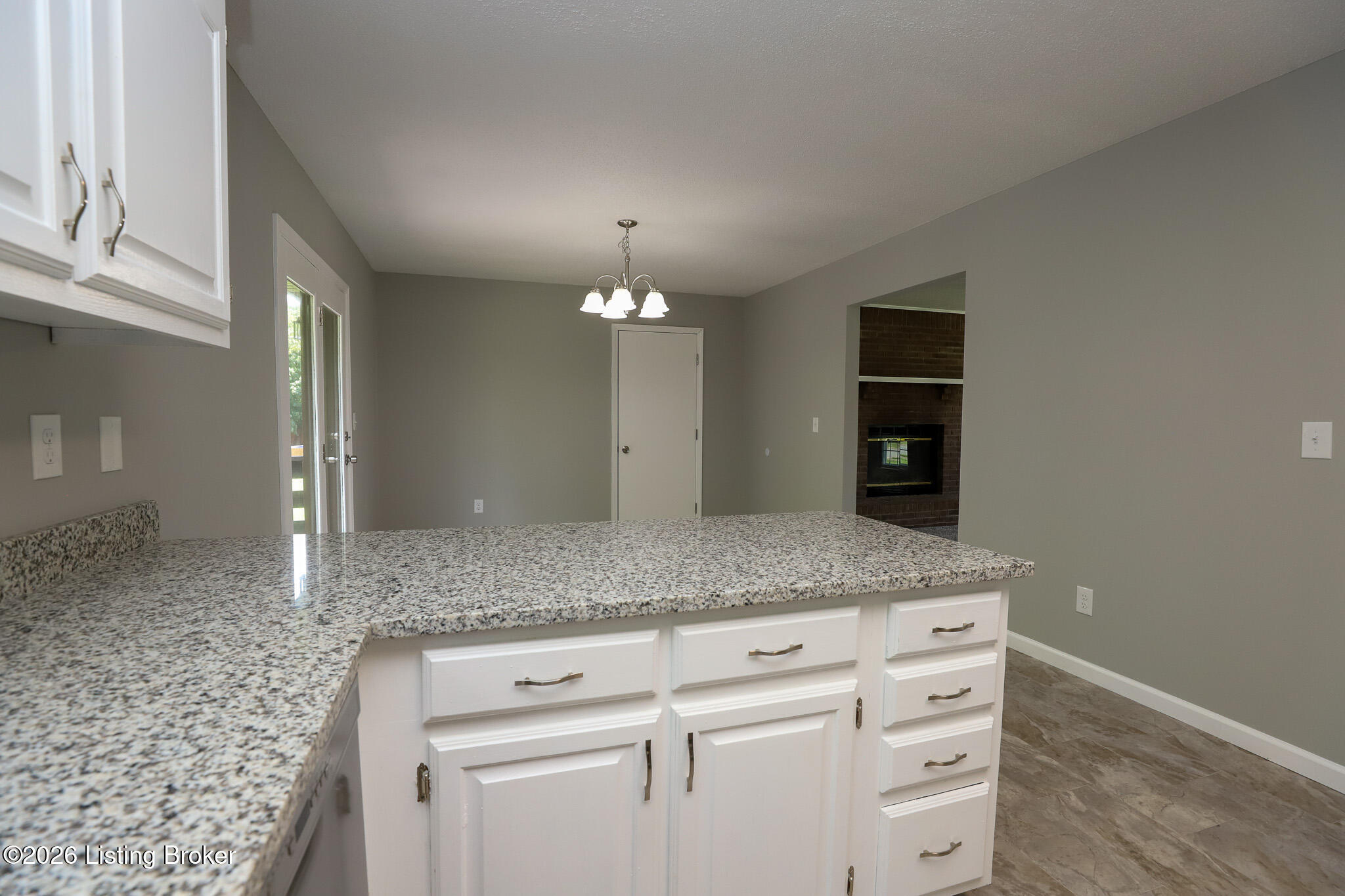 411 College View Dr Property Photo 23