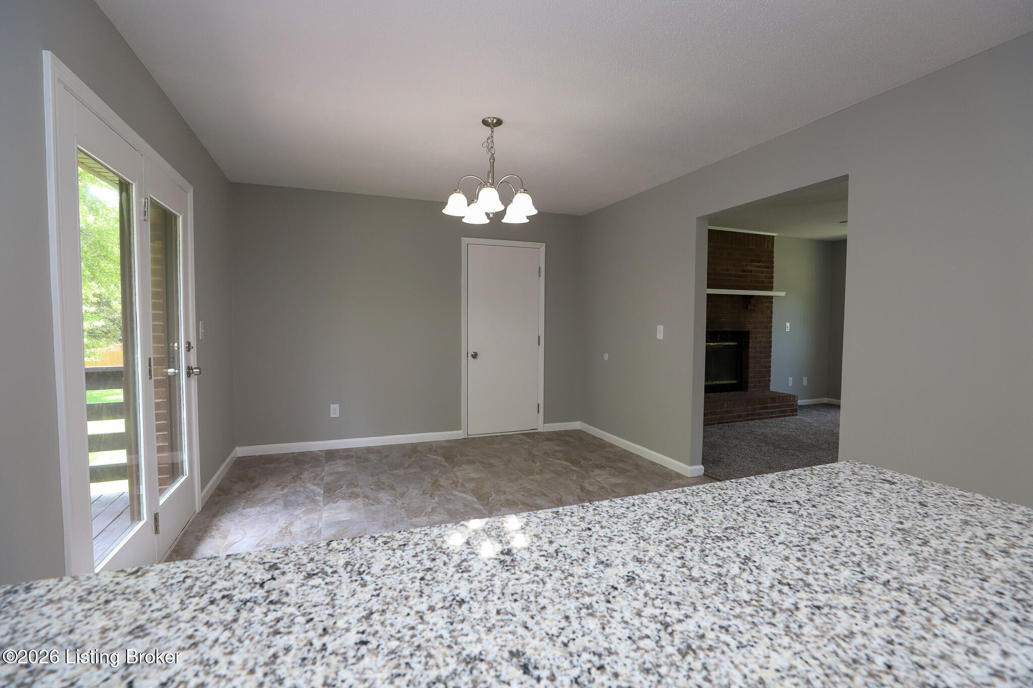 411 College View Dr Property Photo 24