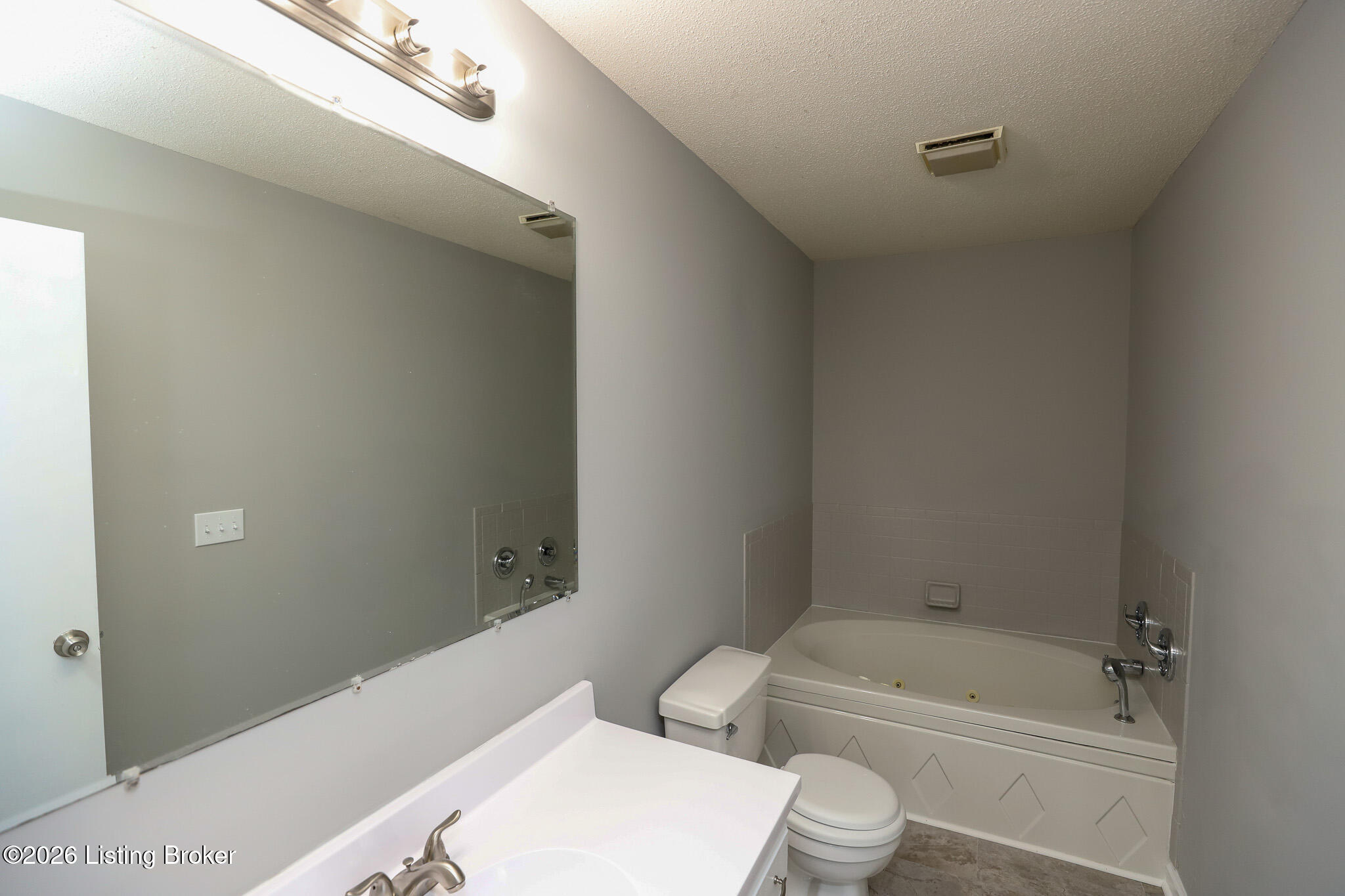 411 College View Dr Property Photo 32