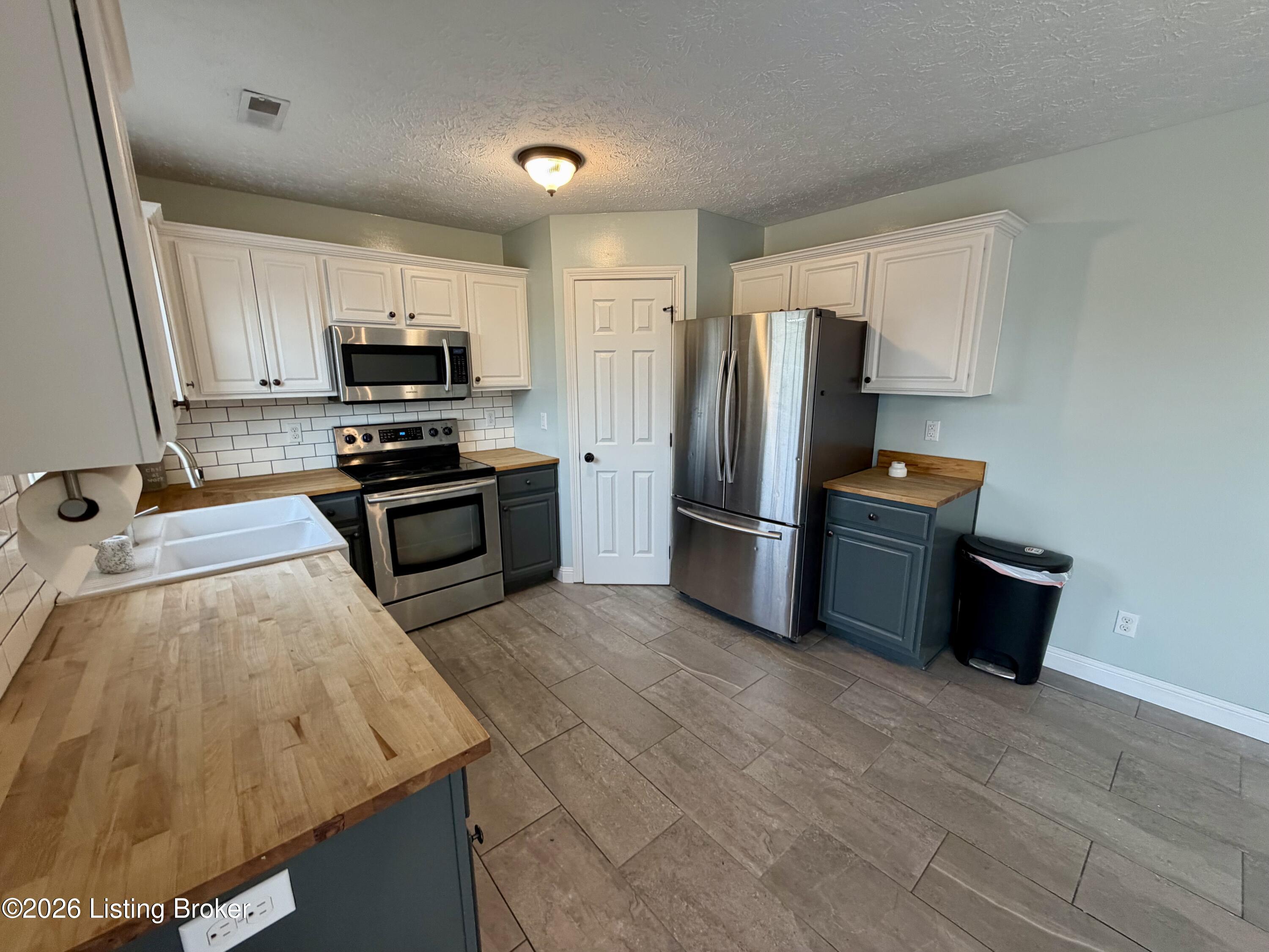 120 Alder Dr Property Photo 11