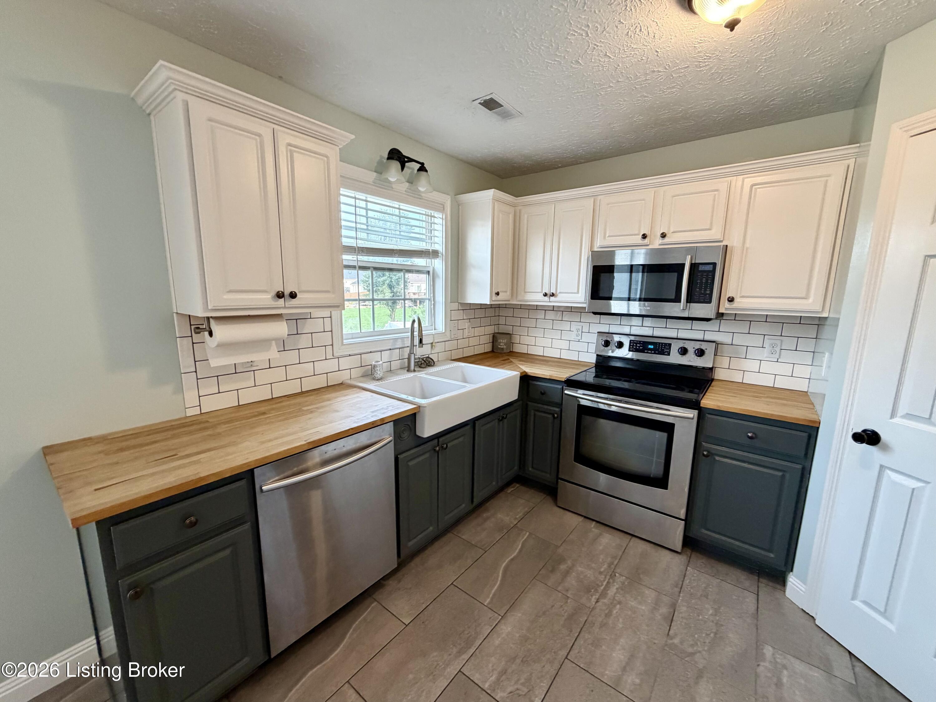 120 Alder Dr Property Photo 12