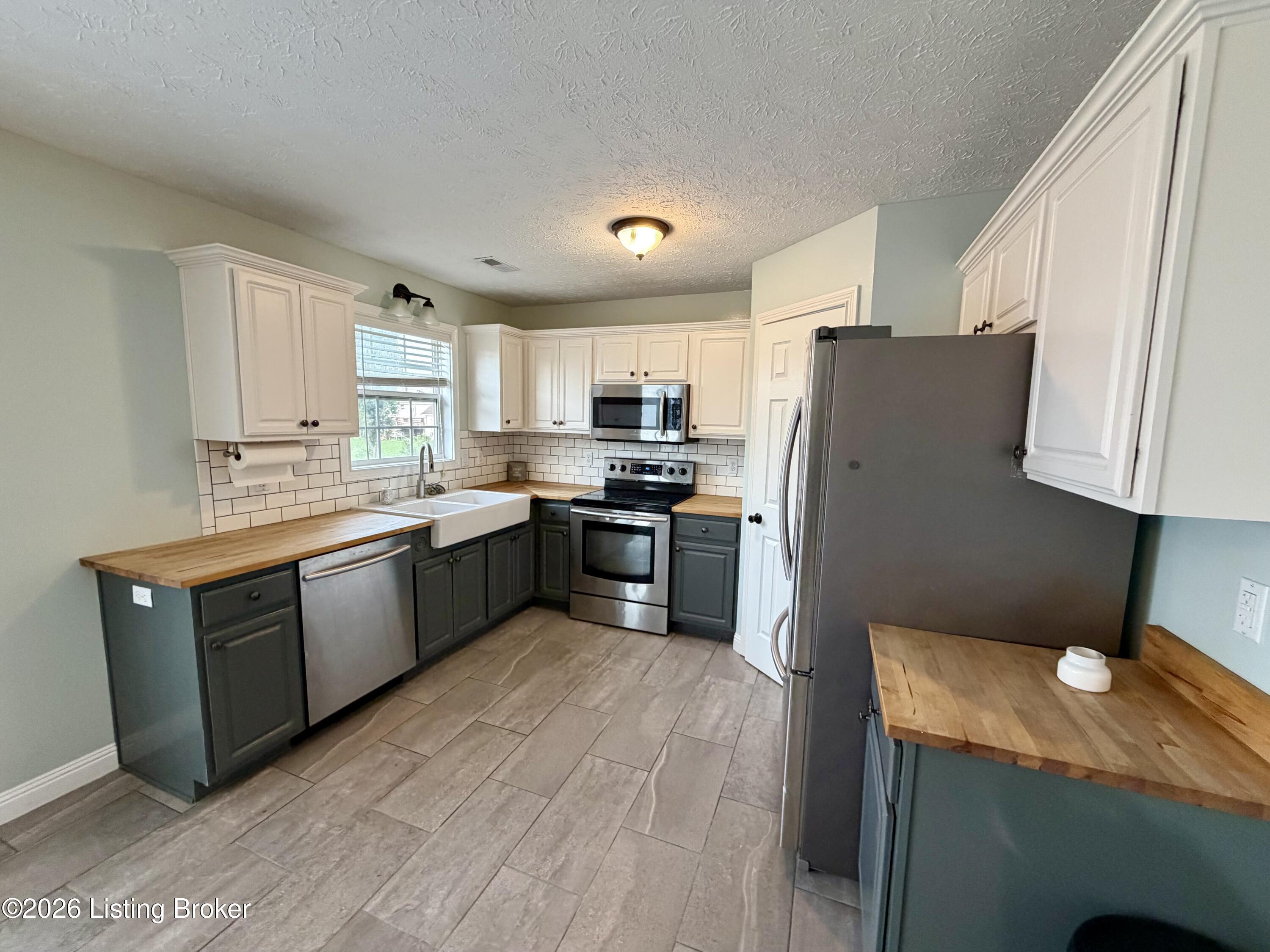 120 Alder Dr Property Photo 13
