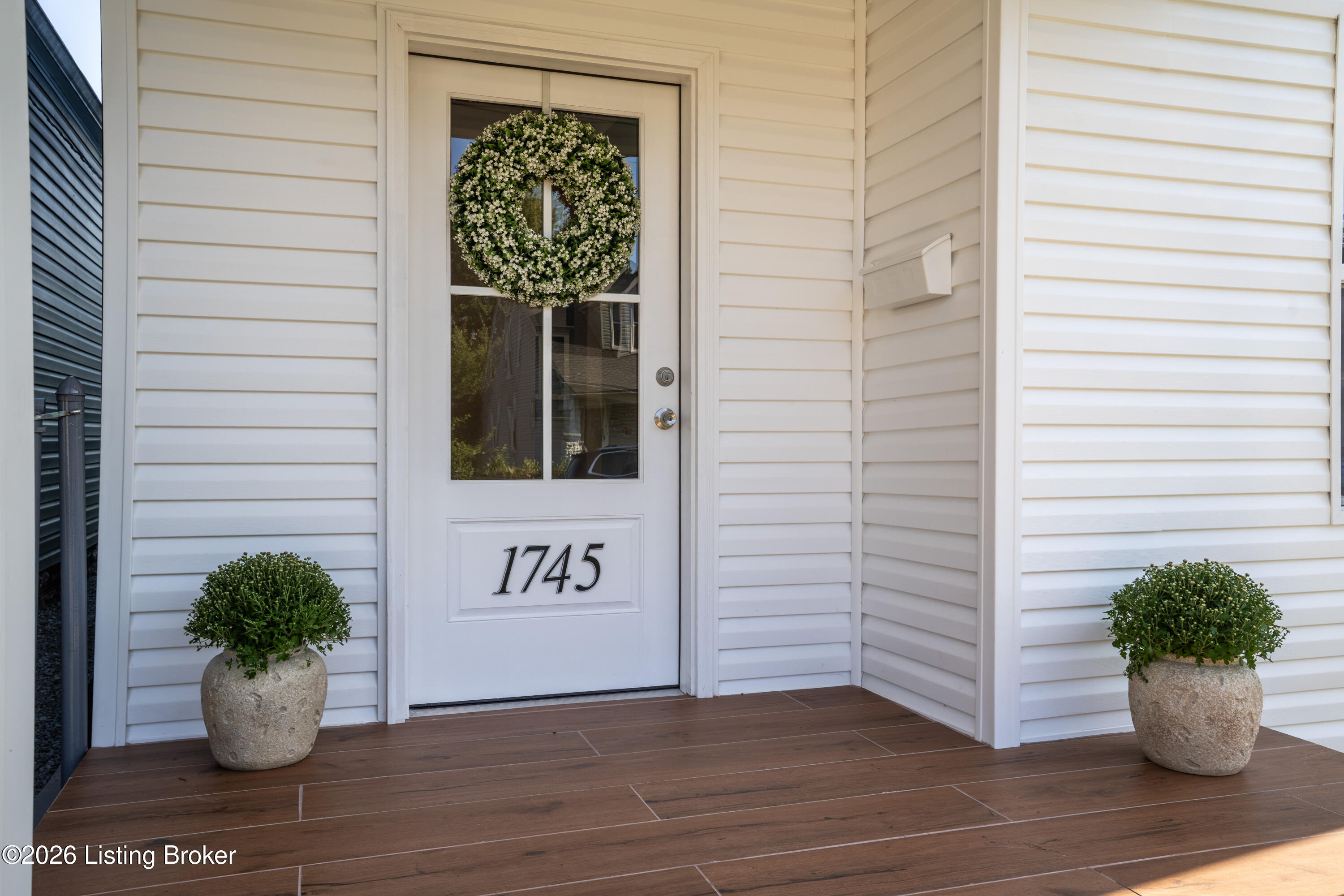 1745 Bolling Ave Property Photo 3