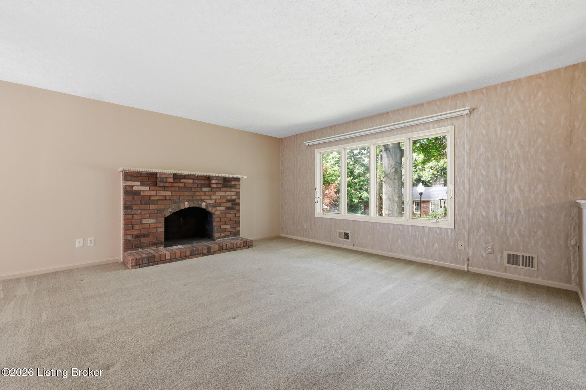 2109 Bridlewood Dr Property Photo 7