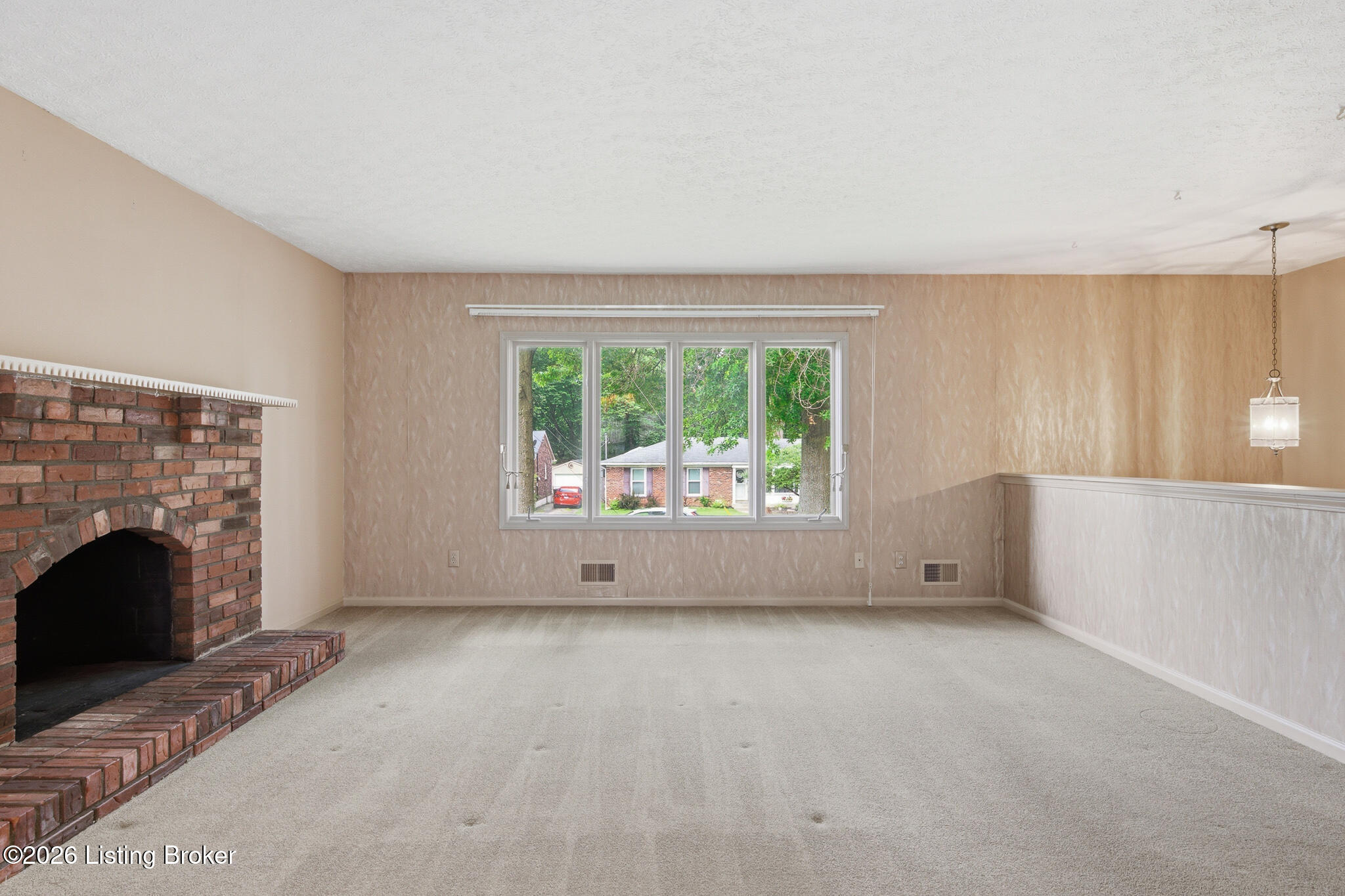 2109 Bridlewood Dr Property Photo 8