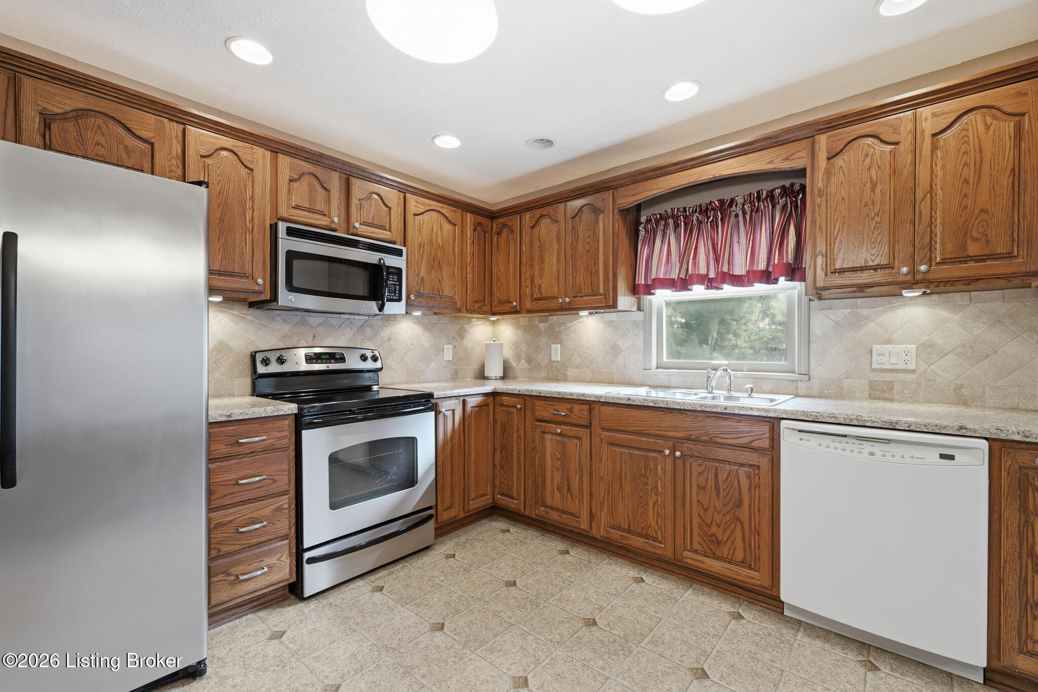 2109 Bridlewood Dr Property Photo 19