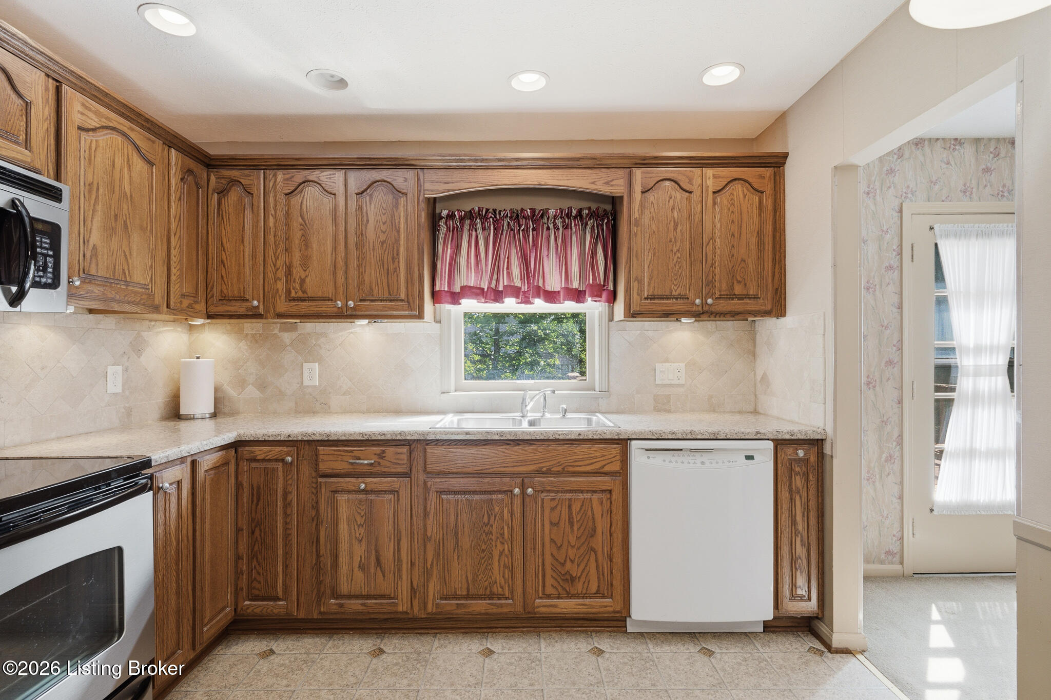 2109 Bridlewood Dr Property Photo 20