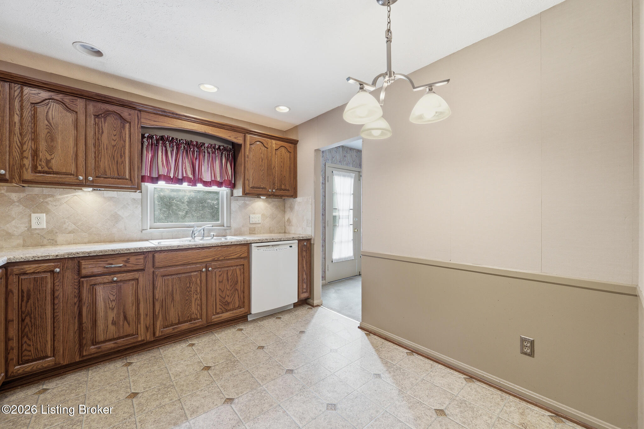 2109 Bridlewood Dr Property Photo 22