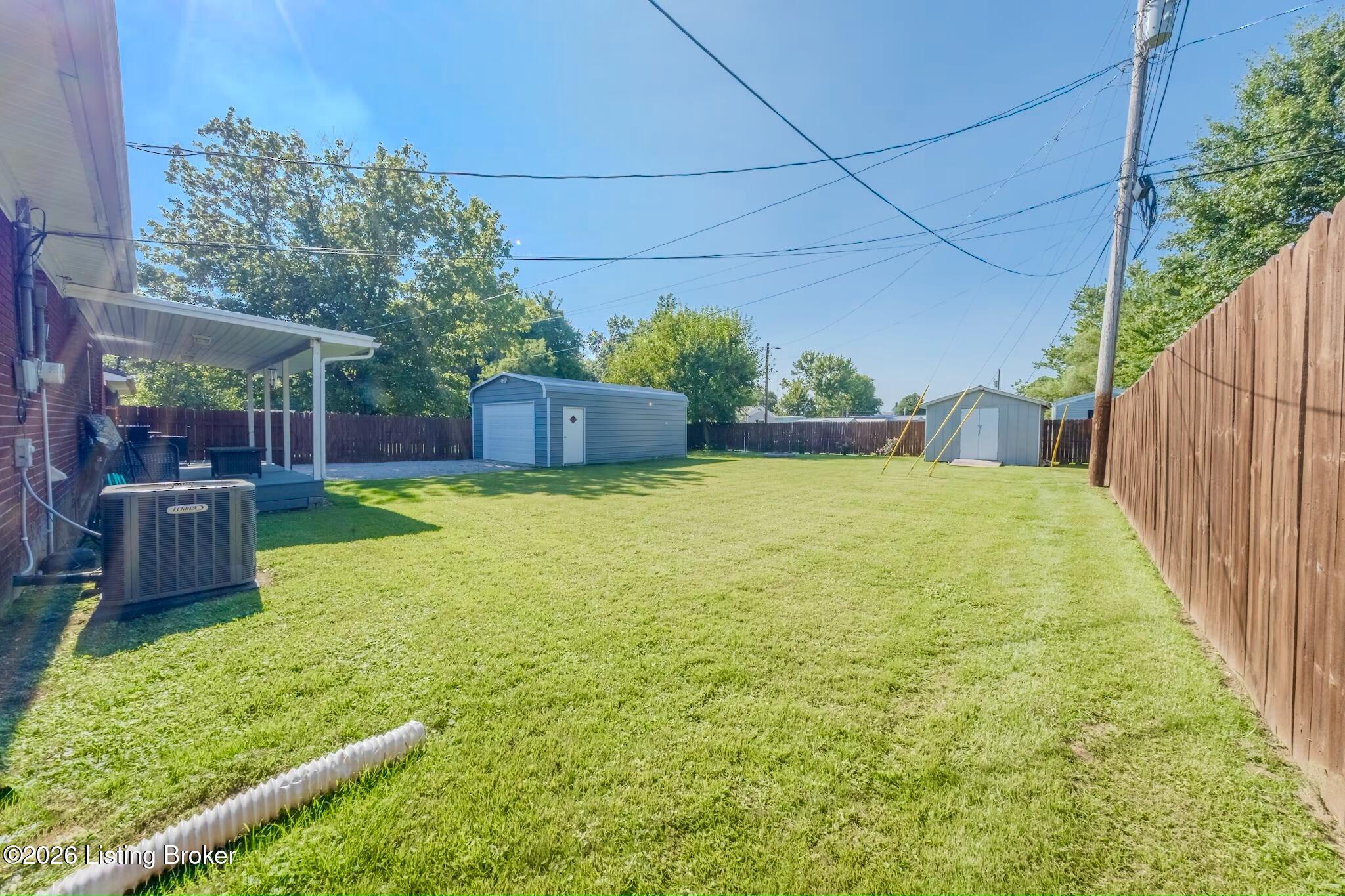 211 E 5th St Property Photo 42