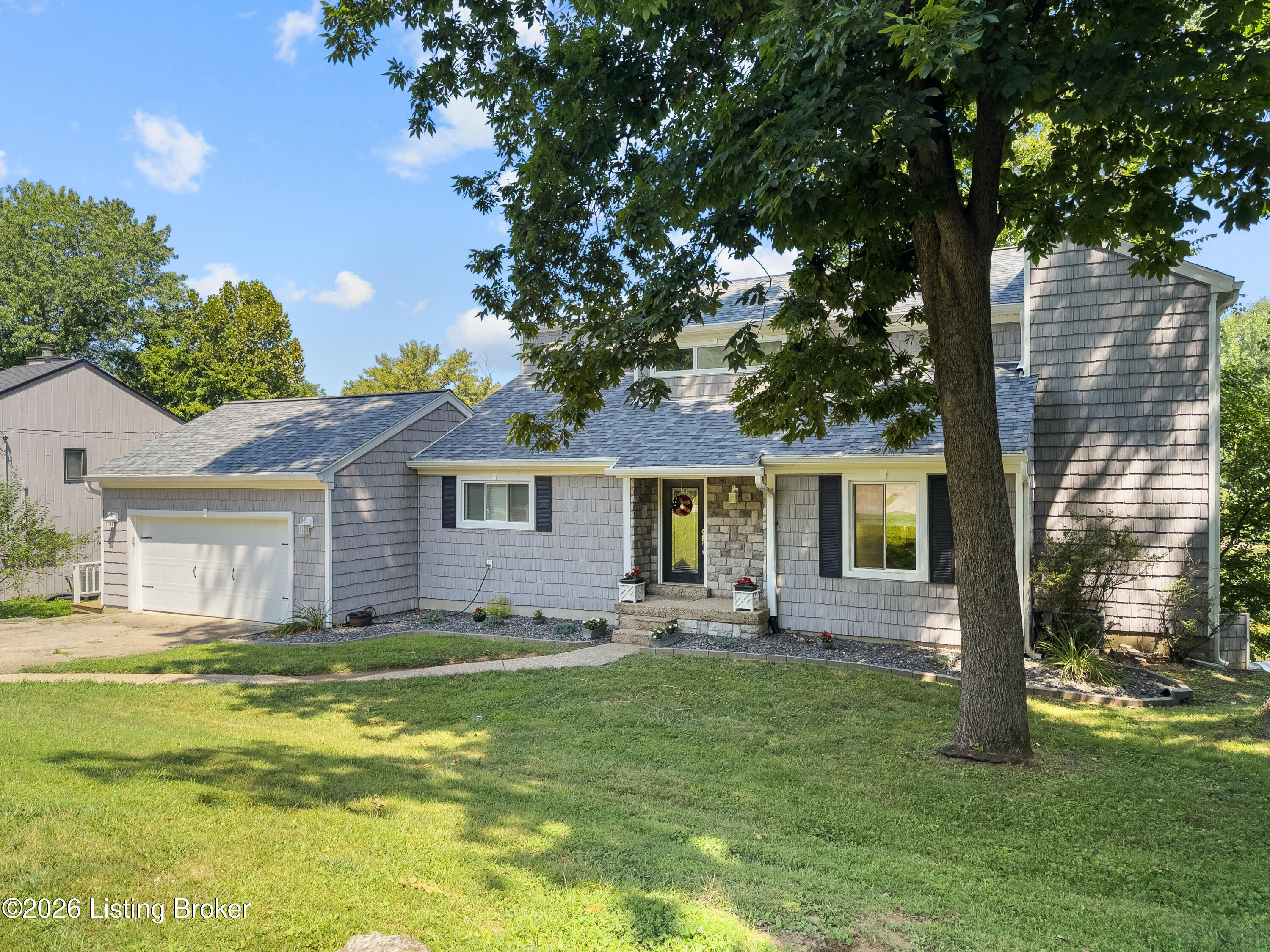 1225 Hollendale Way Property Photo 13