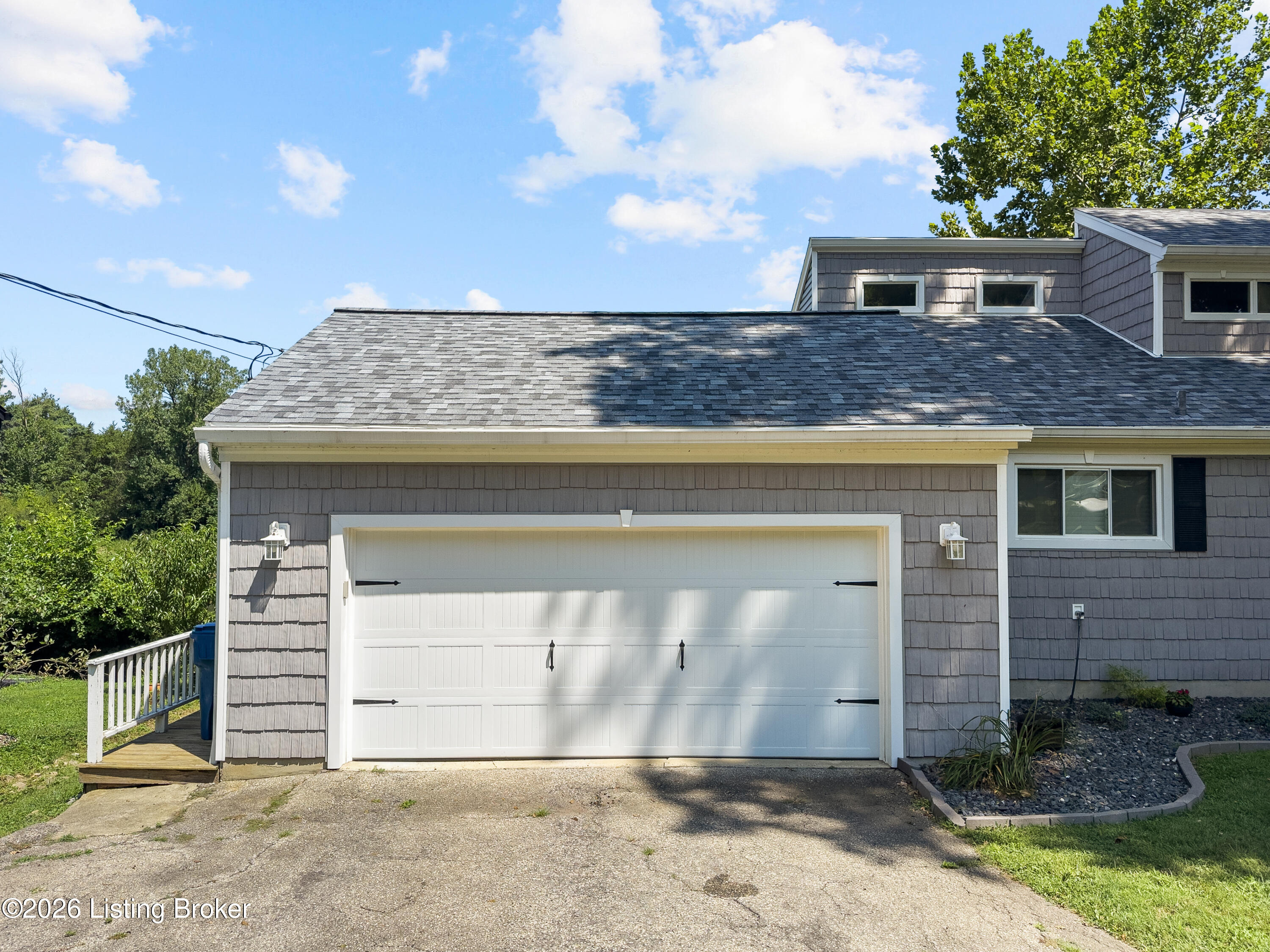 1225 Hollendale Way Property Photo 17