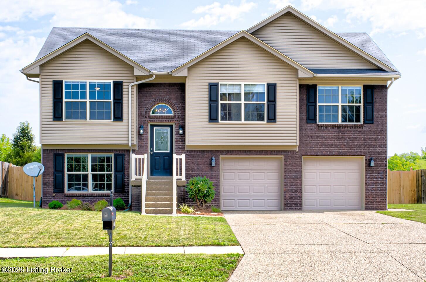 240 Crooked Oak Ct Property Photo 1