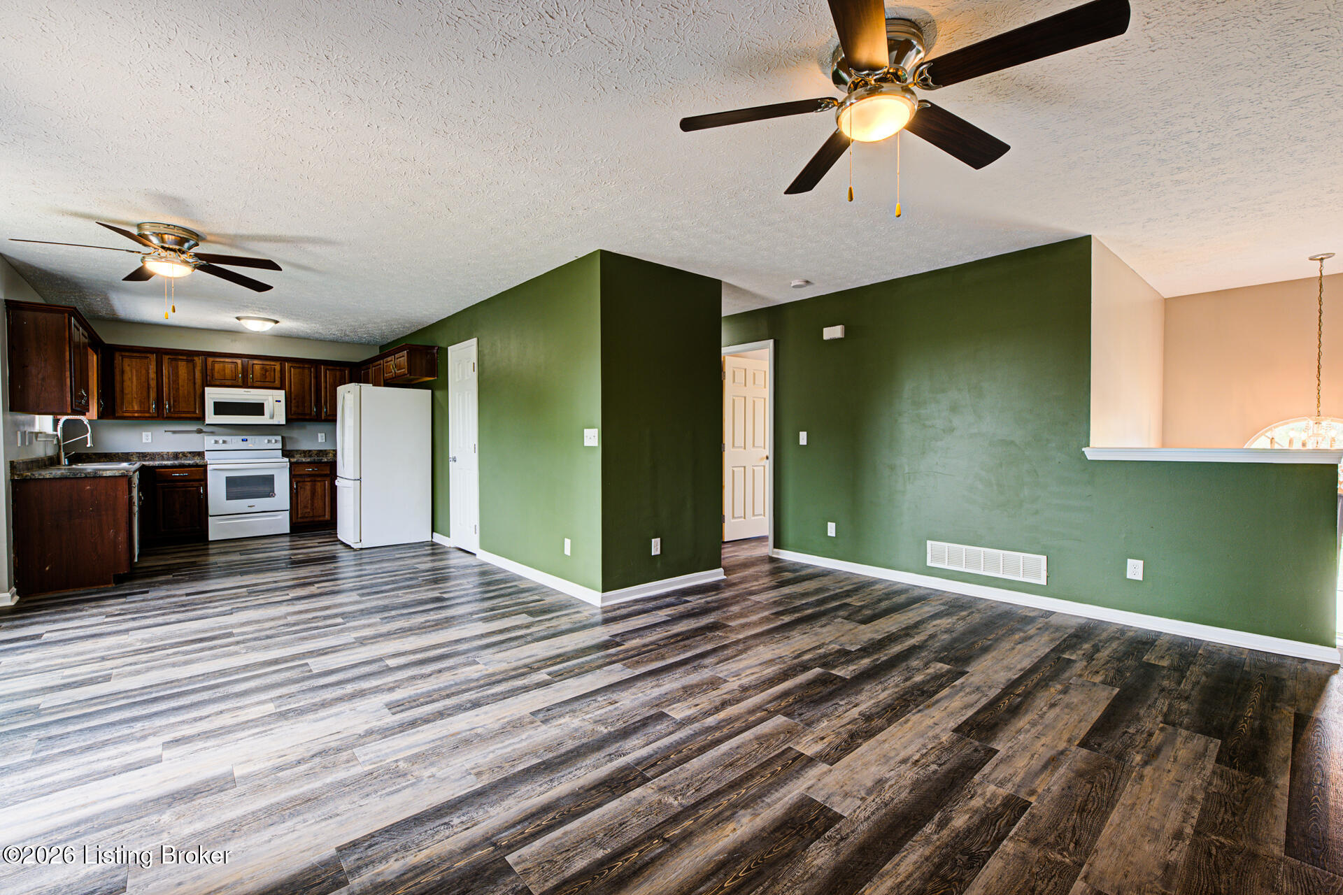 240 Crooked Oak Ct Property Photo 7