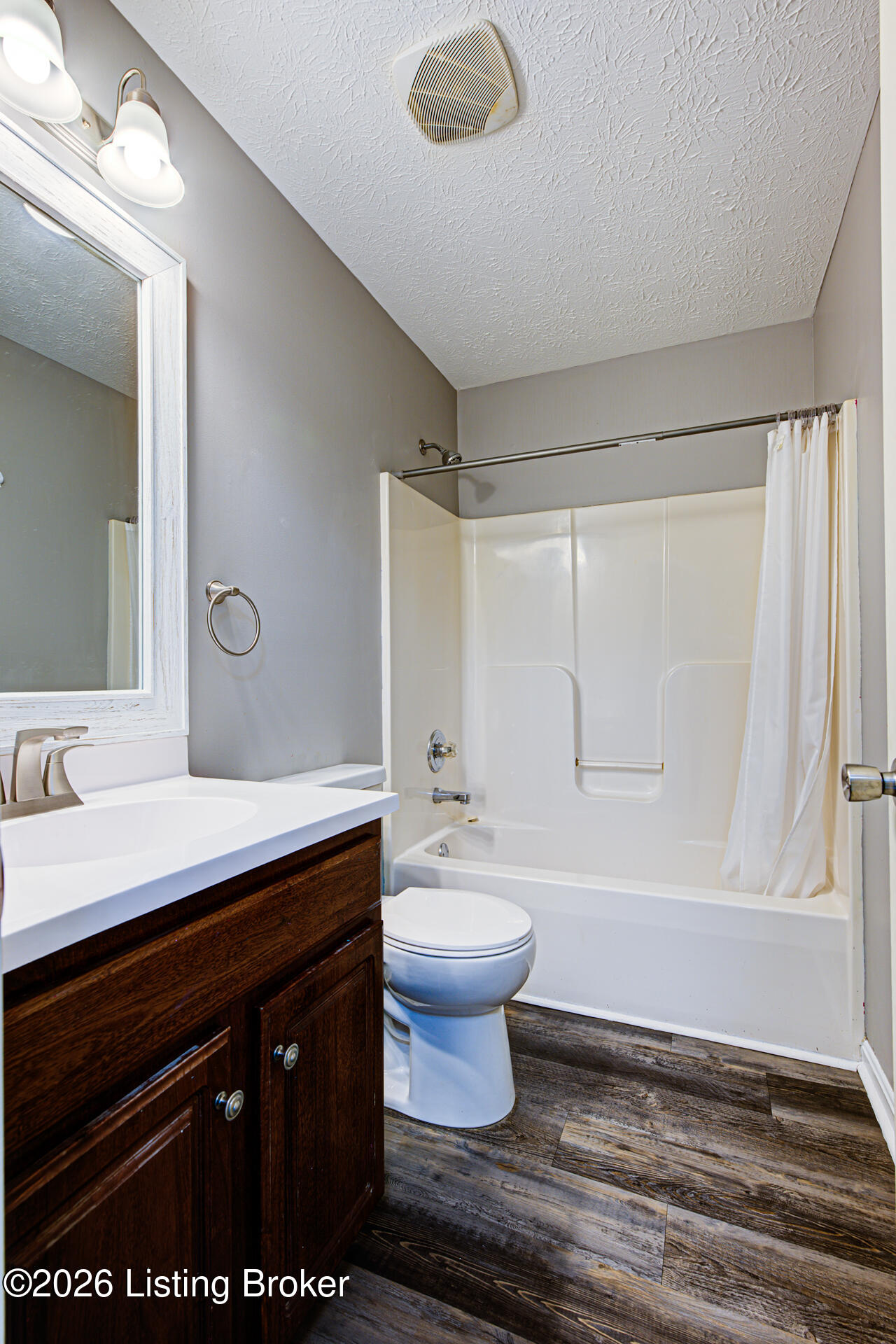 240 Crooked Oak Ct Property Photo 22