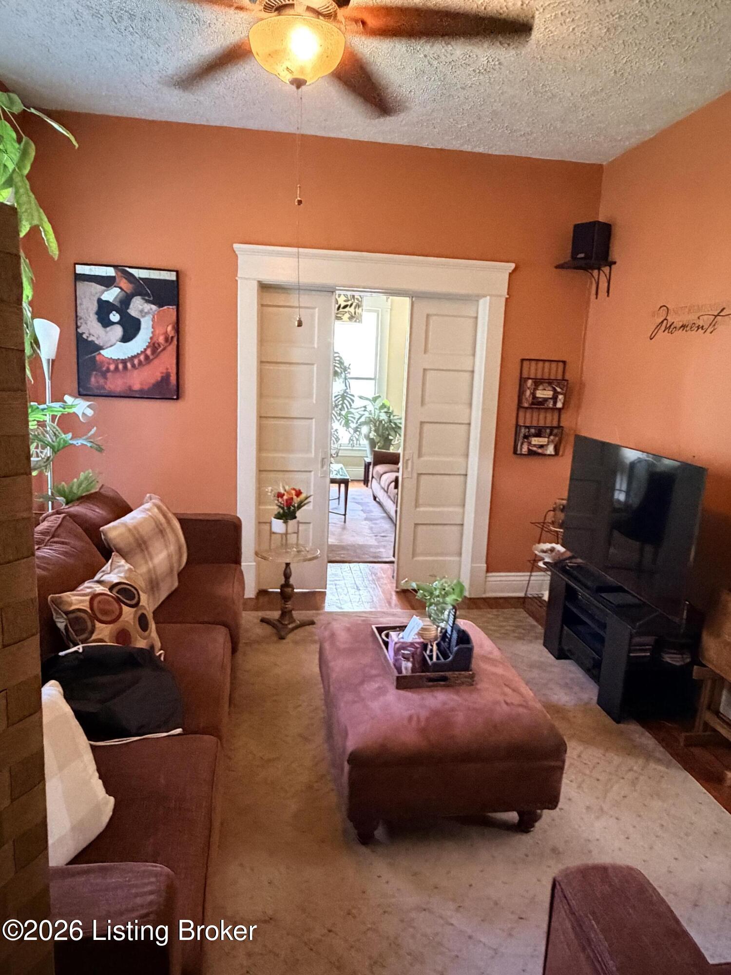 1829 W Burnett Ave Property Photo 4