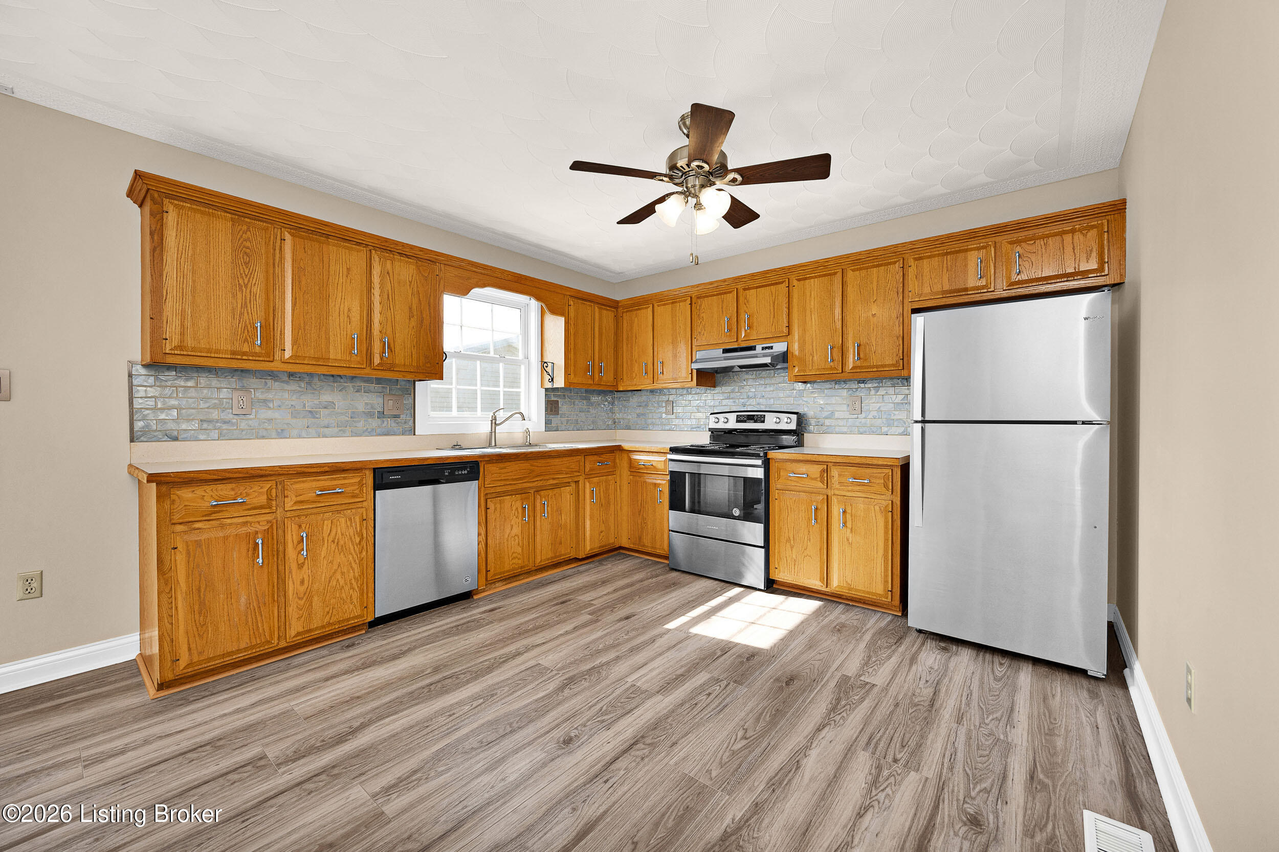 1021 Leigh Terrace Property Photo 7