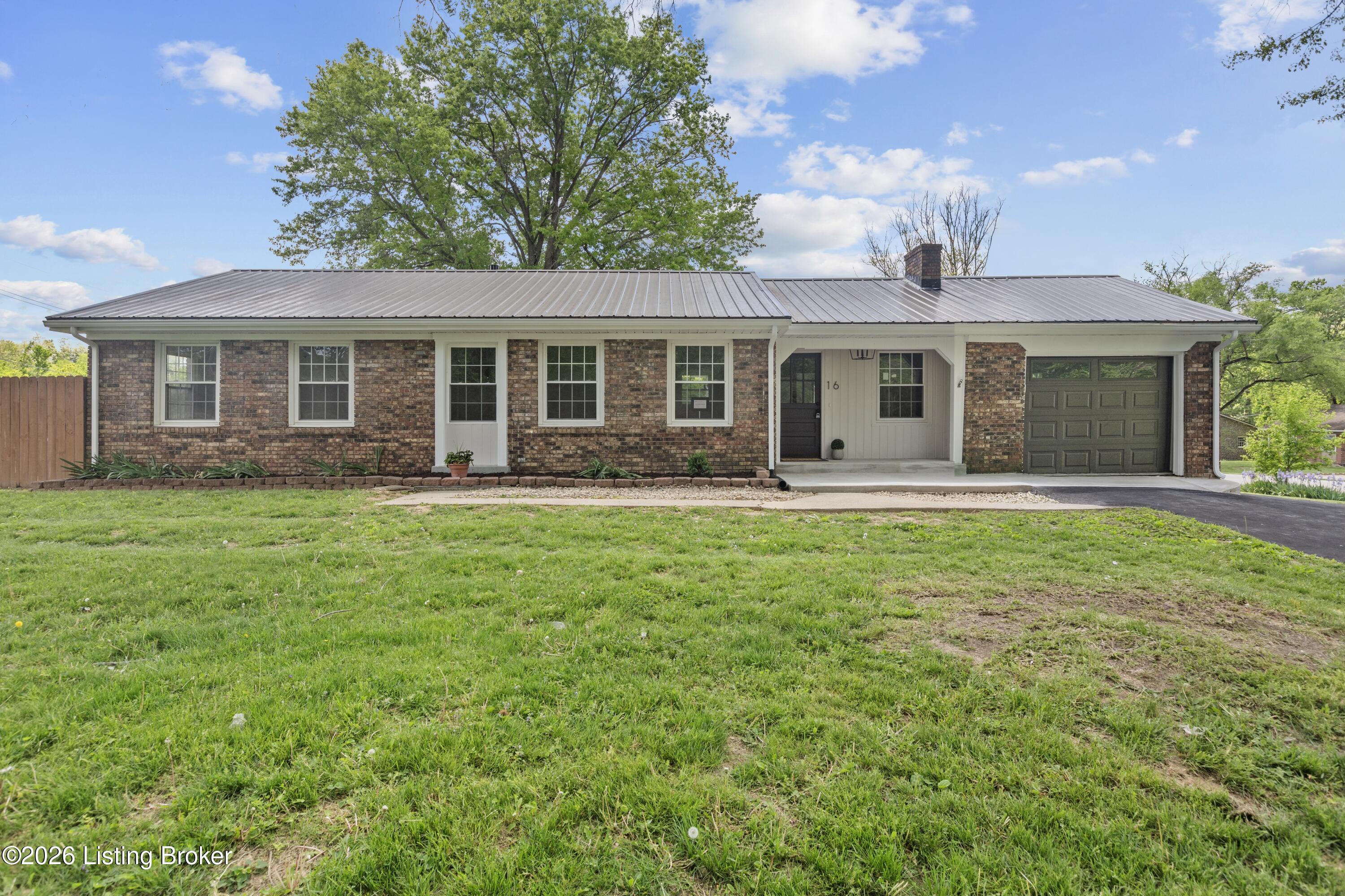16 Meadowbrook Dr Property Photo 1