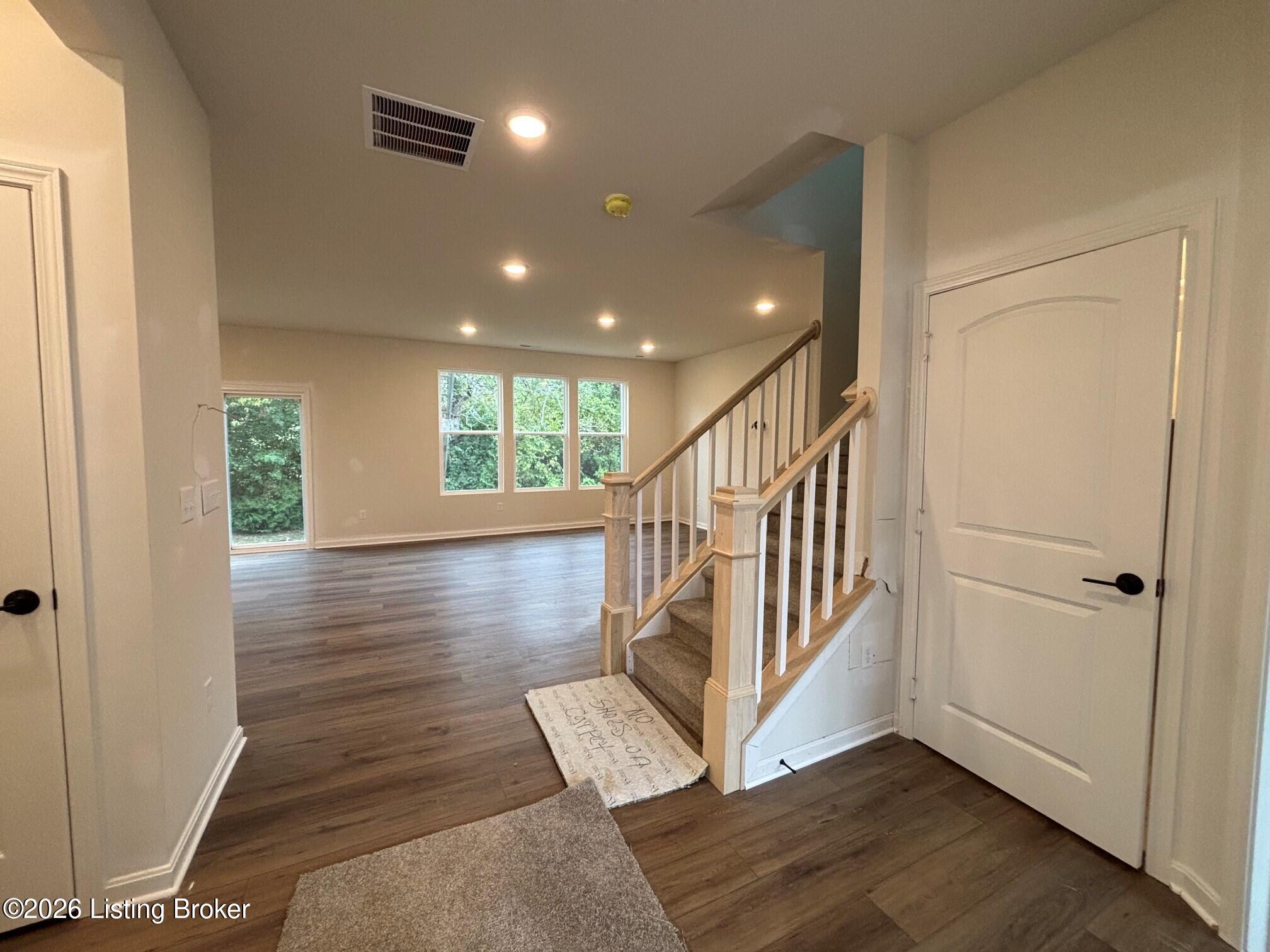 103 Ardmore Crossing Dr Property Photo 2