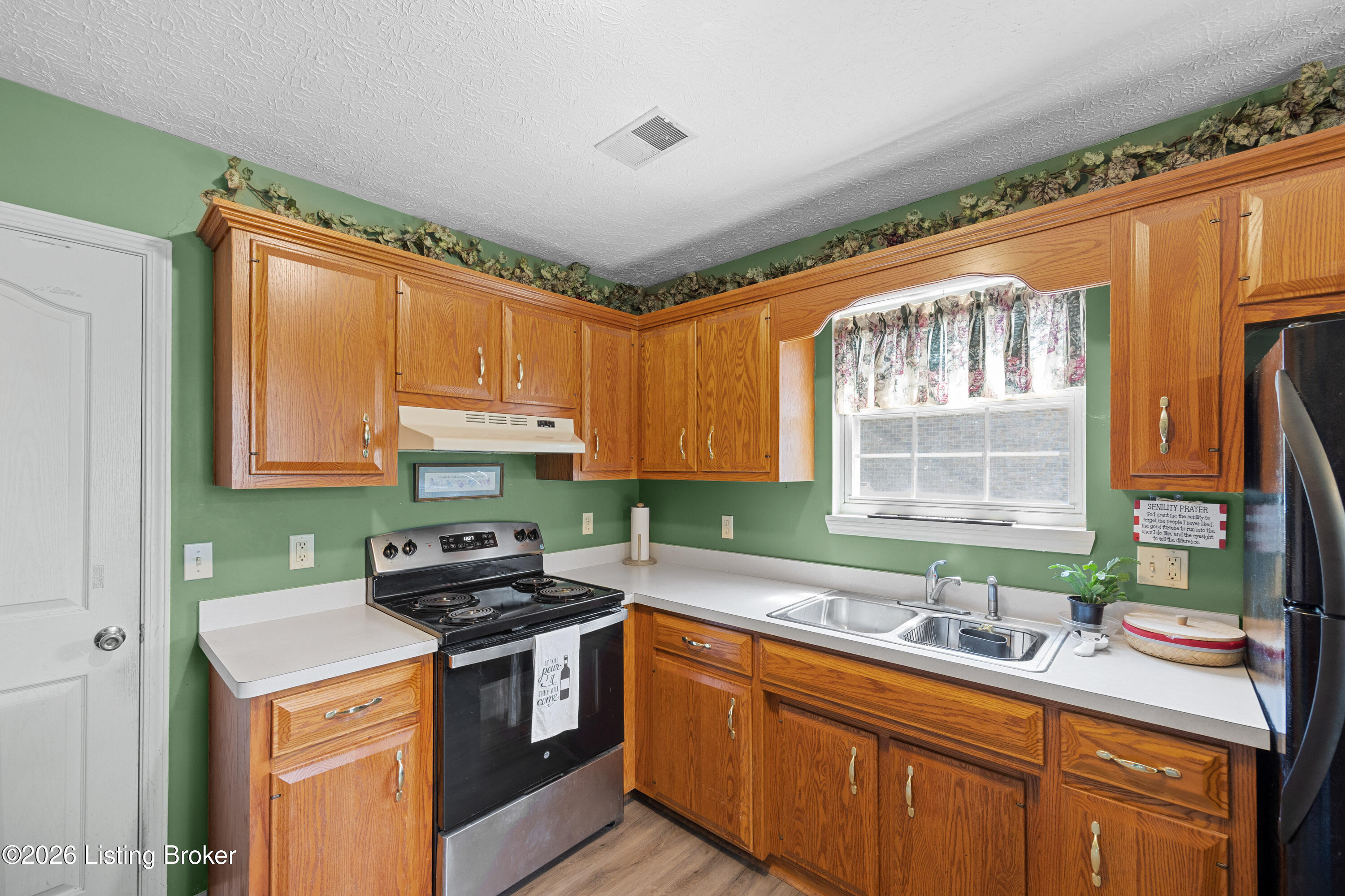 108 Pittsburg St Property Photo 4