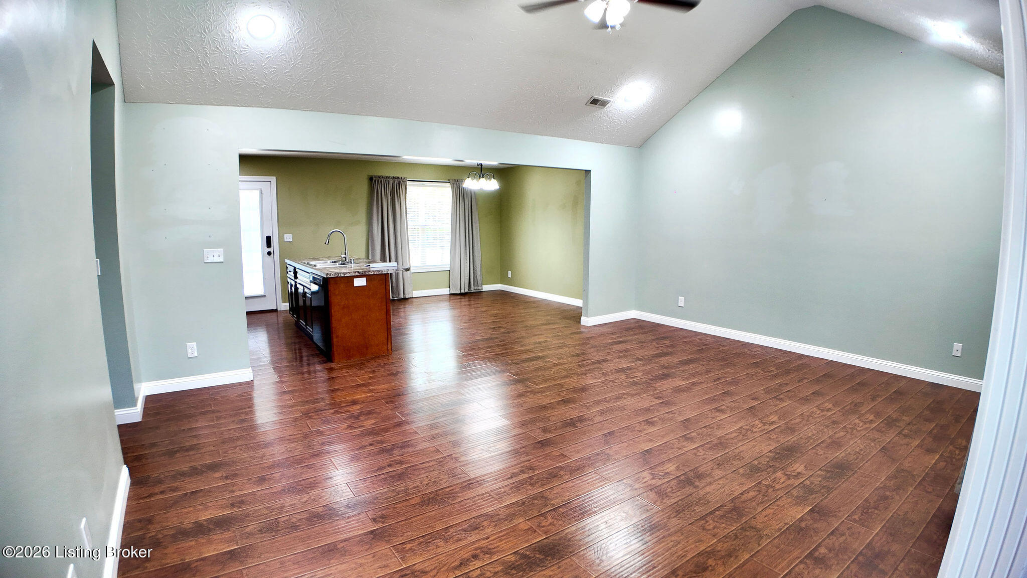129 N Howard St Property Photo 7