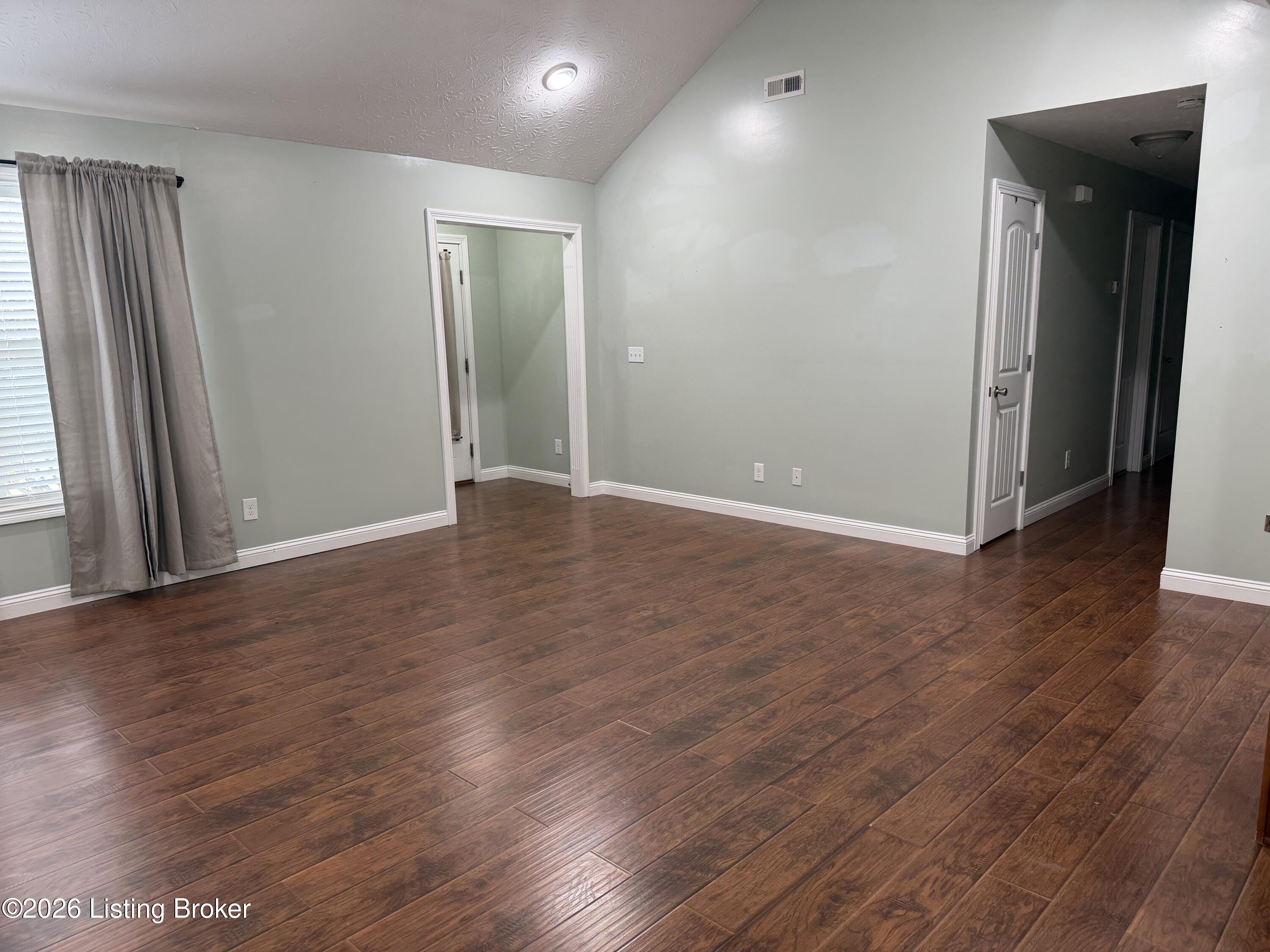 129 N Howard St Property Photo 14